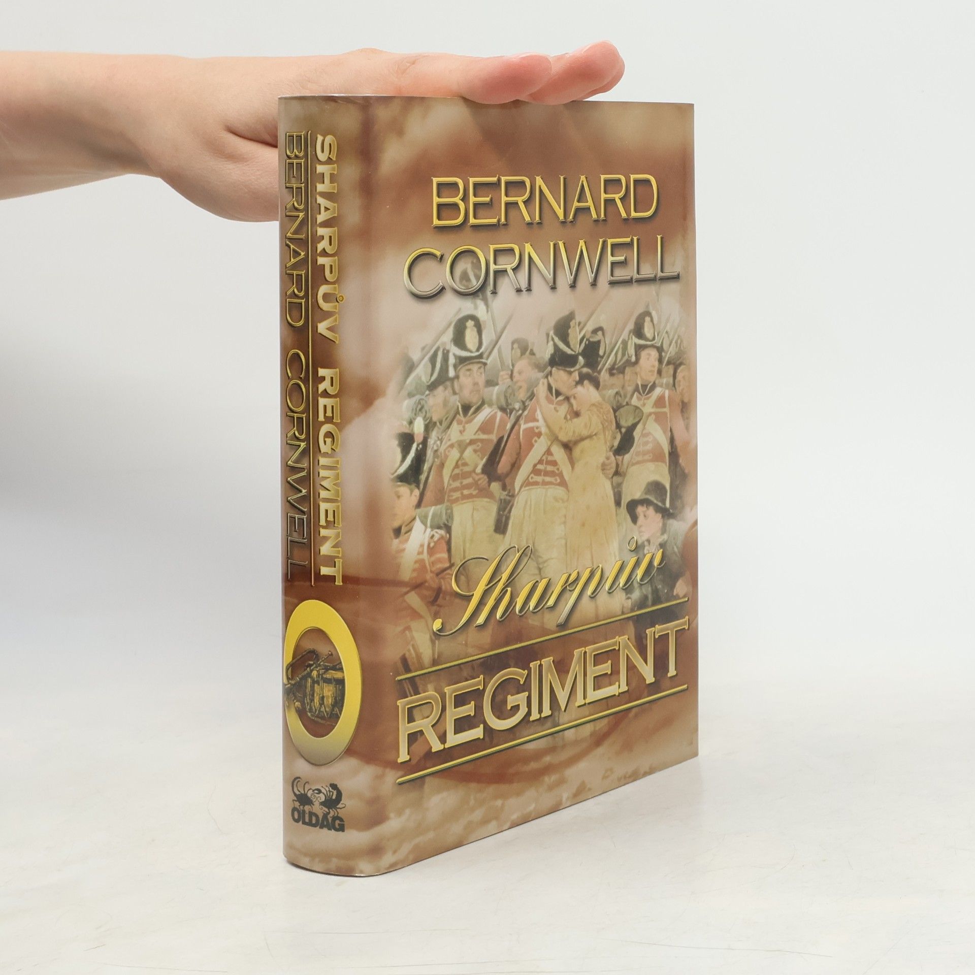 Bernard Cornwell Sharpův regiment