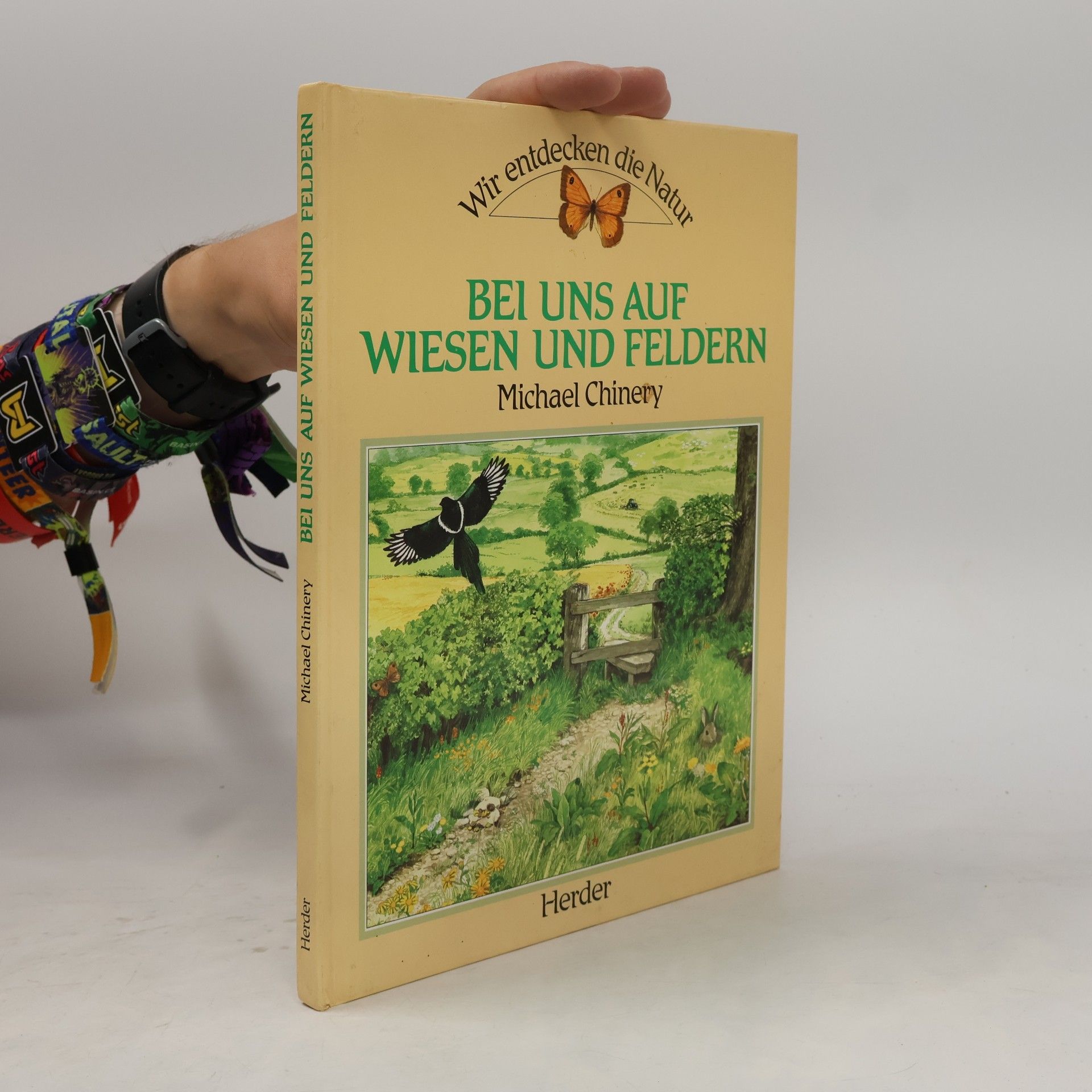 Bei uns auf Wiesen und Feldern