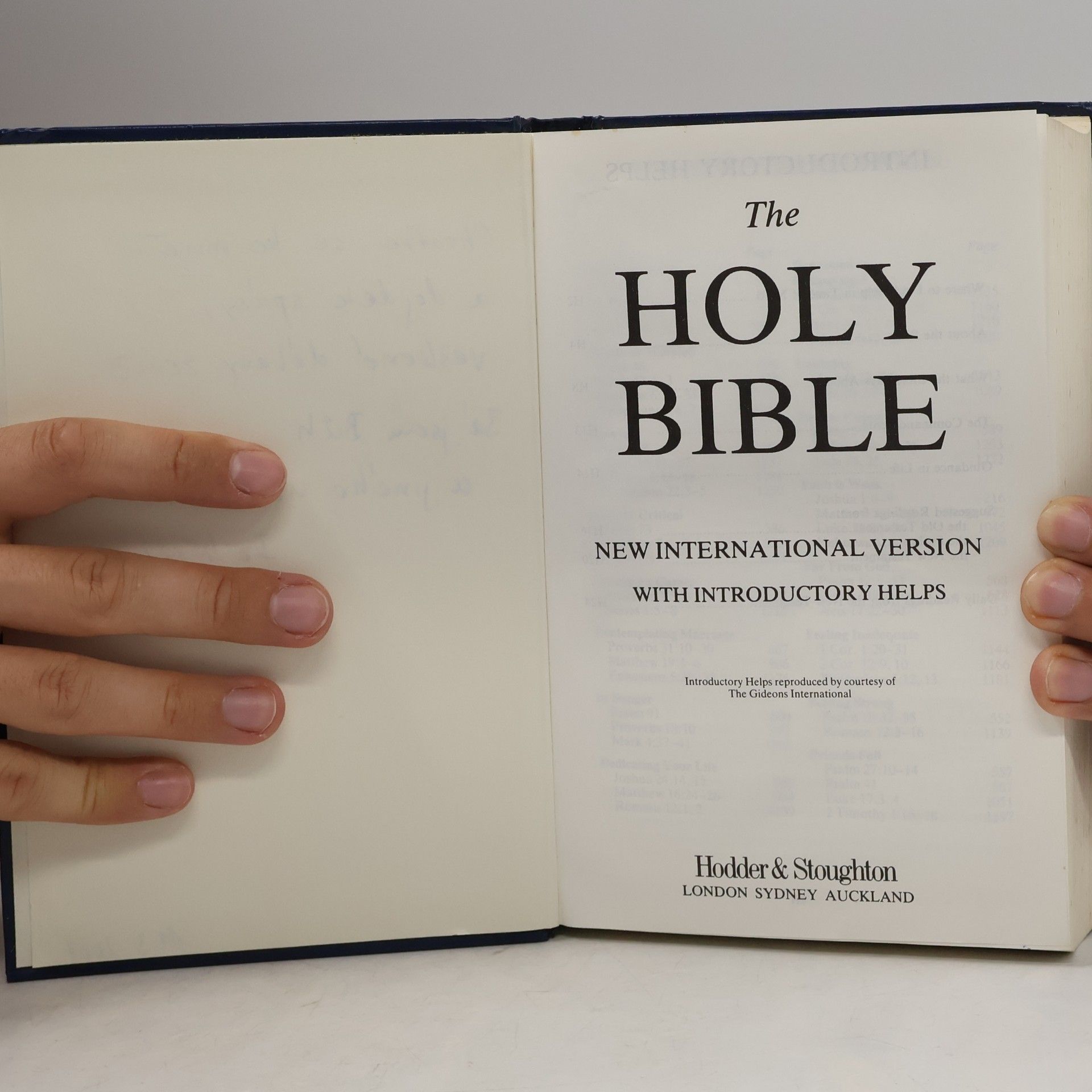 Kolektiv autorů The Holy Bible