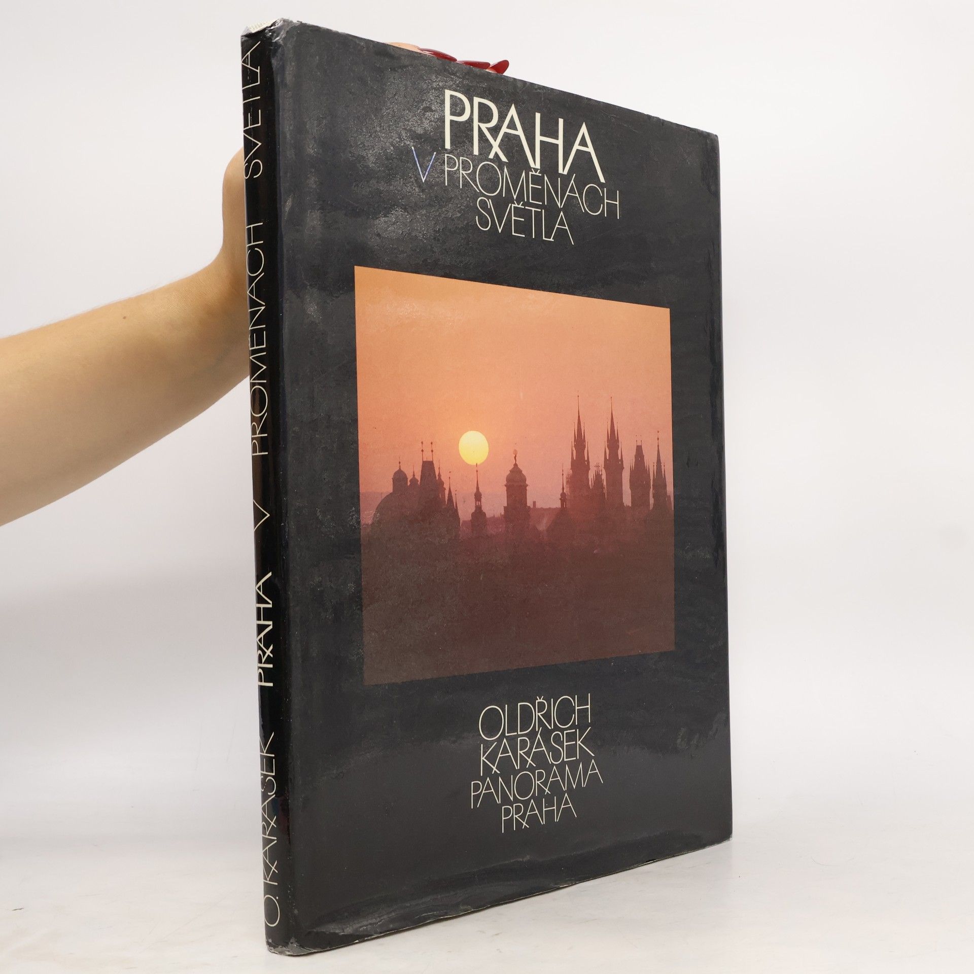 Oldřich Karásek Praha v proměnách světla
