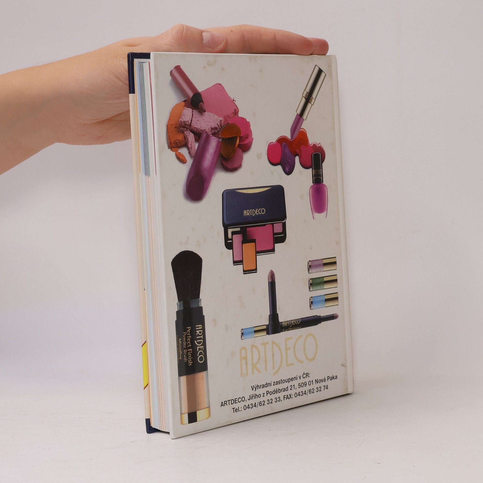 Kateřina Adámková Kosmetika 2001 : kosmetika, nail design, kadeřnictví, vizážistika, parfumerie. Oborový katalog 7. ročník