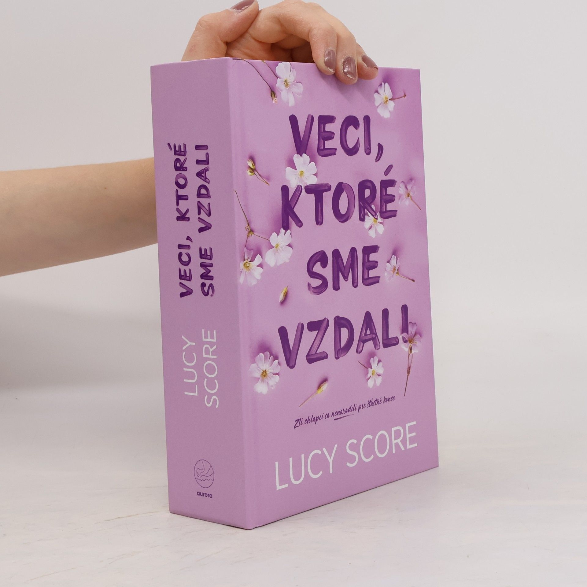 Lucy Score Knockemount 3. Veci, ktoré sme vzdali