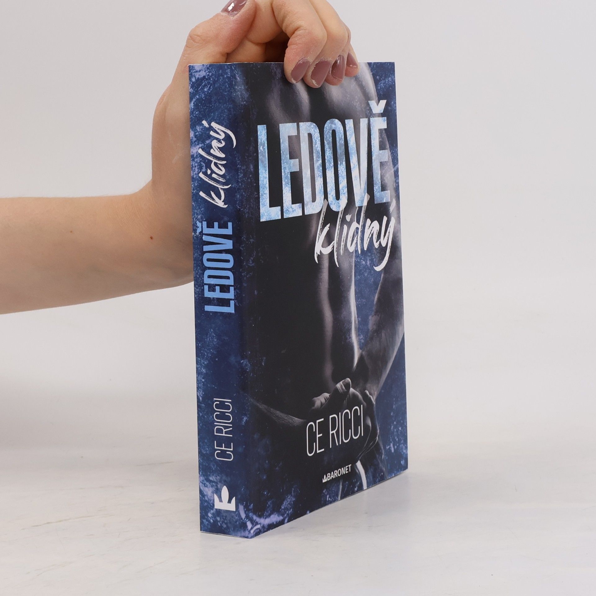 Ce Ricci Ledově klidný