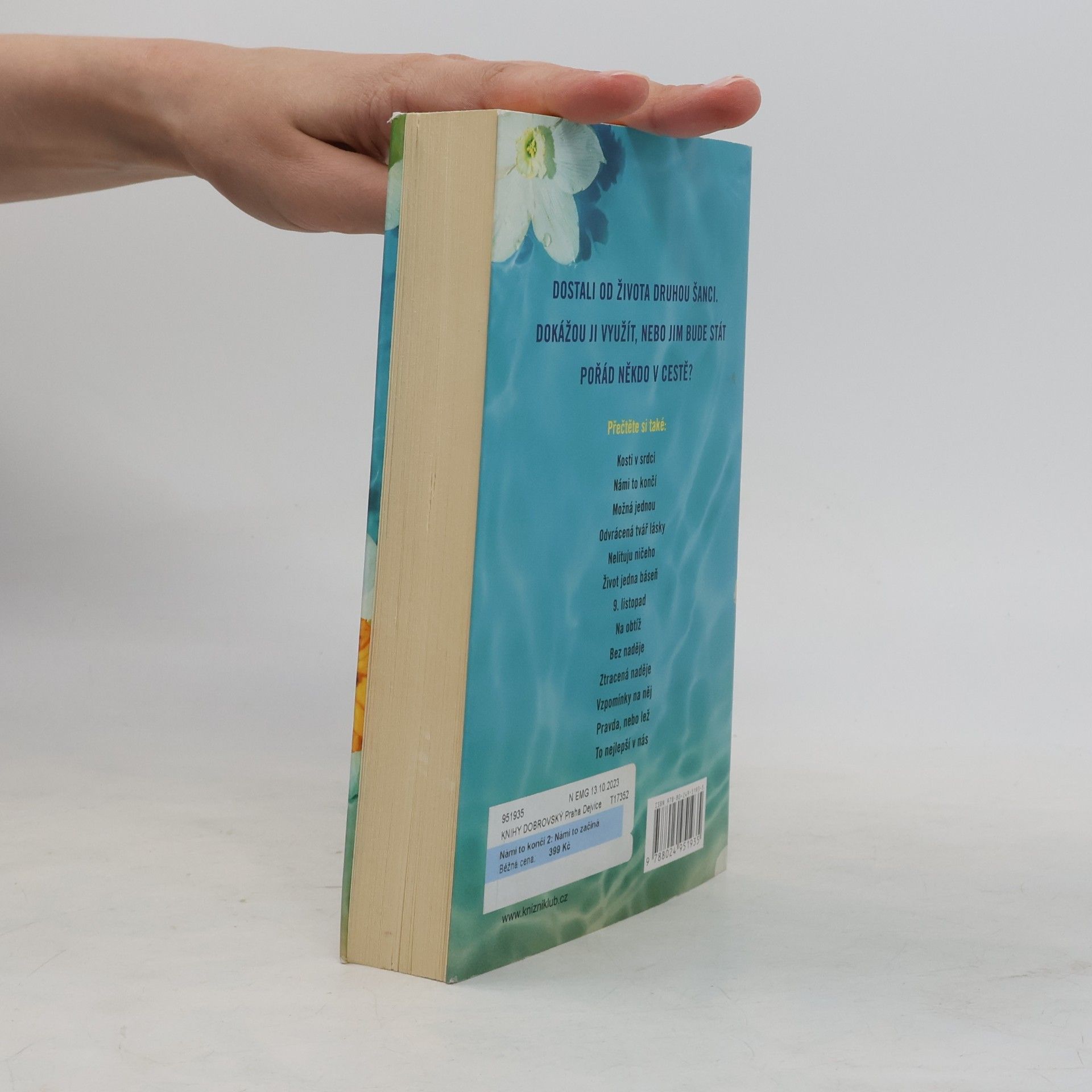 Colleen Hoover Námi to začíná