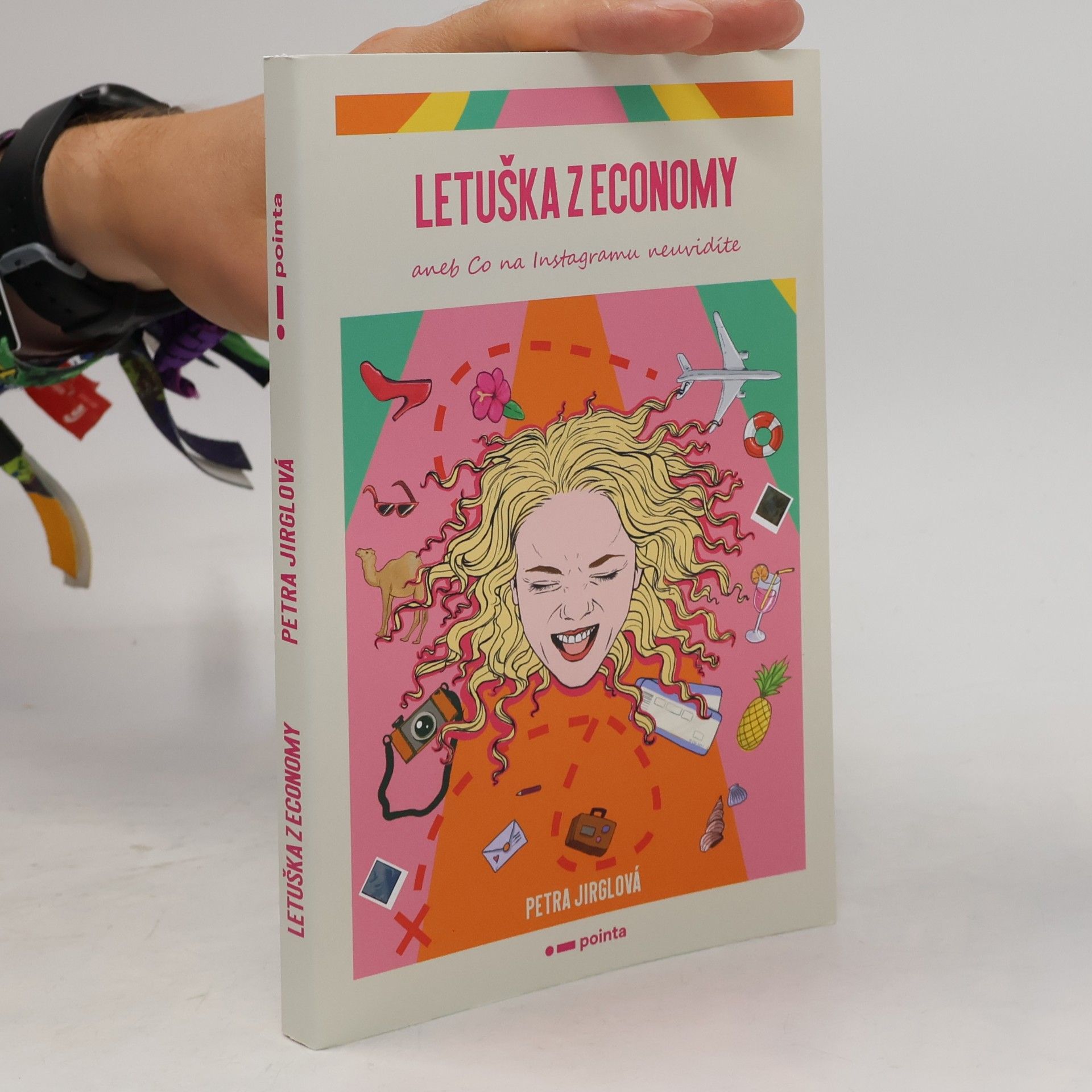 Petra Jirglová Letuška z economy, aneb, Co na Instagramu neuvidíte