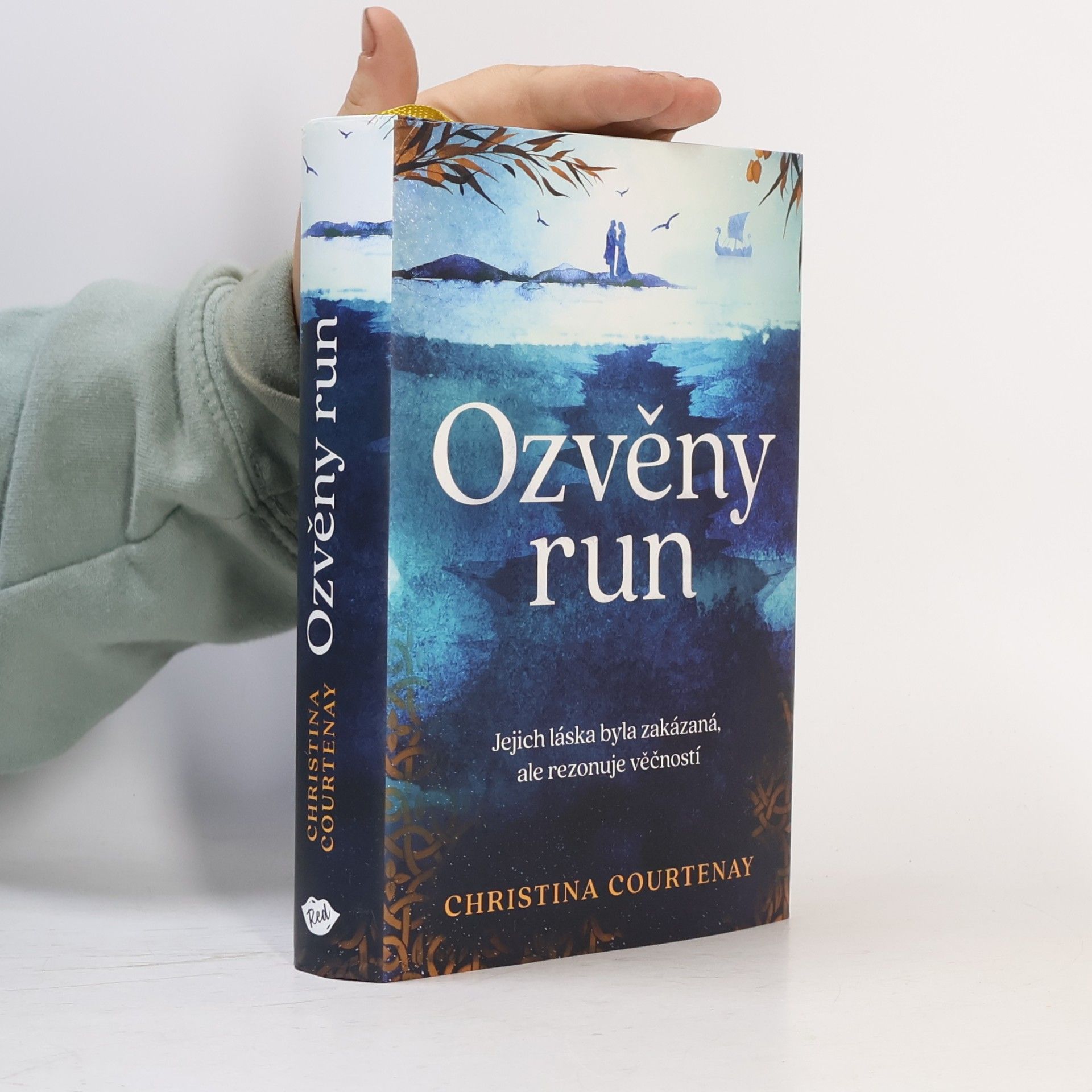Christina Courtenay Ozvěny run