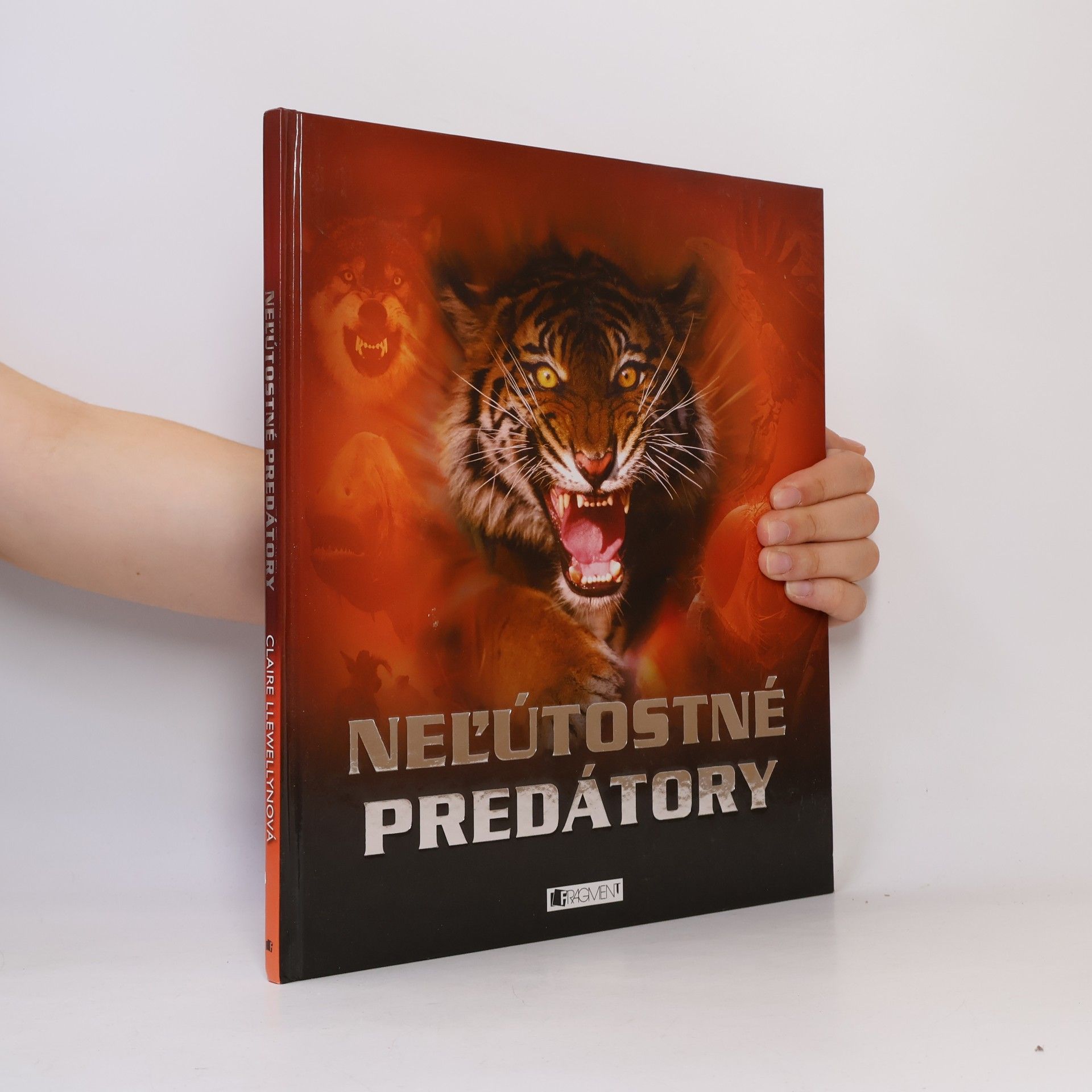 Claire Llewellyn Nel'útostné predátory