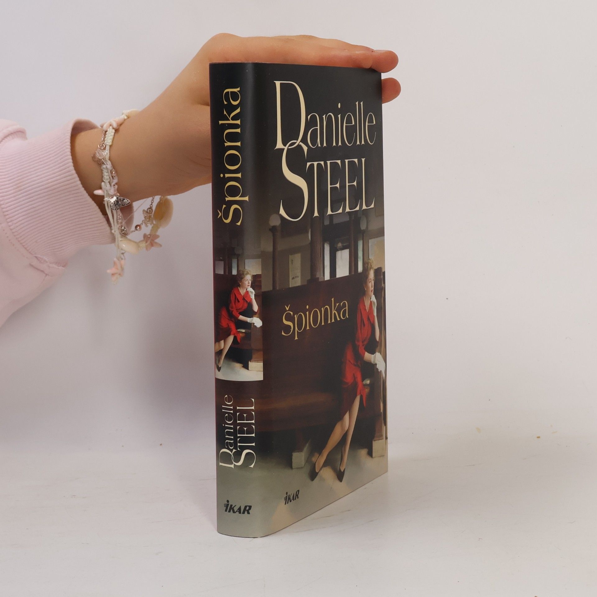 Danielle Steel Špionka