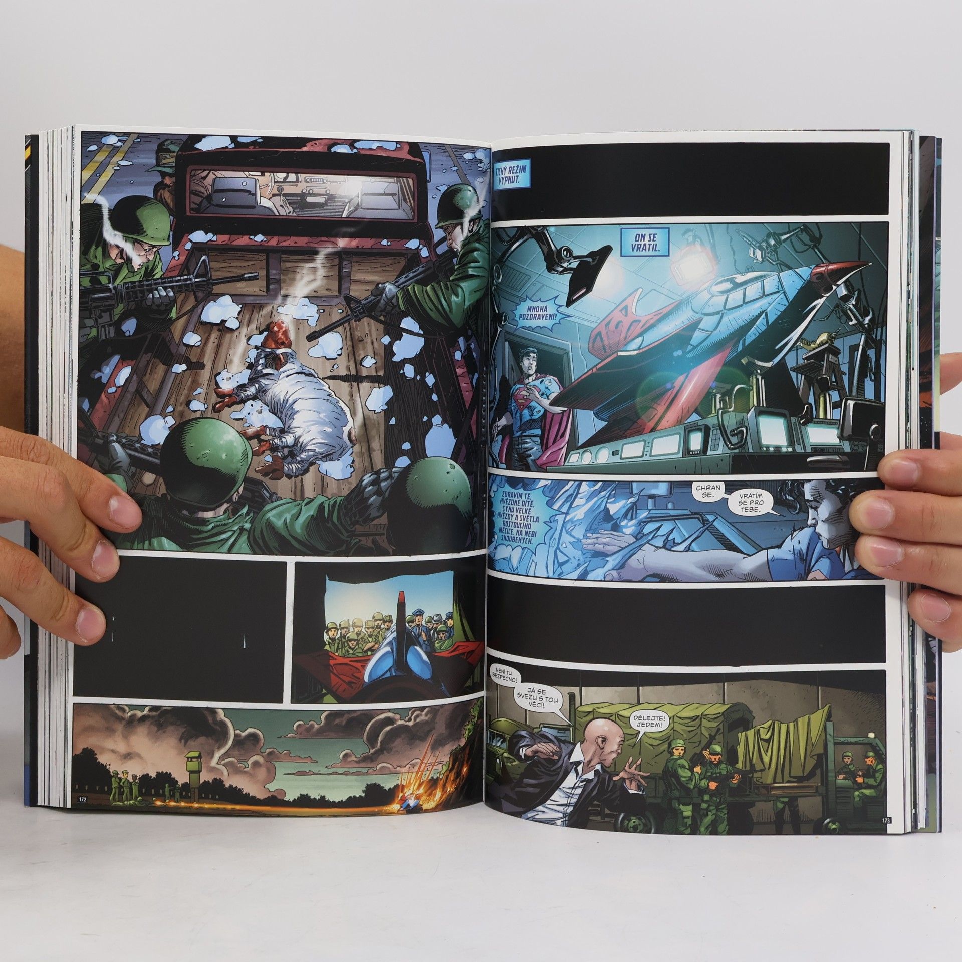 Grant Morrison Superman action comics. Superman a lidé z oceli
