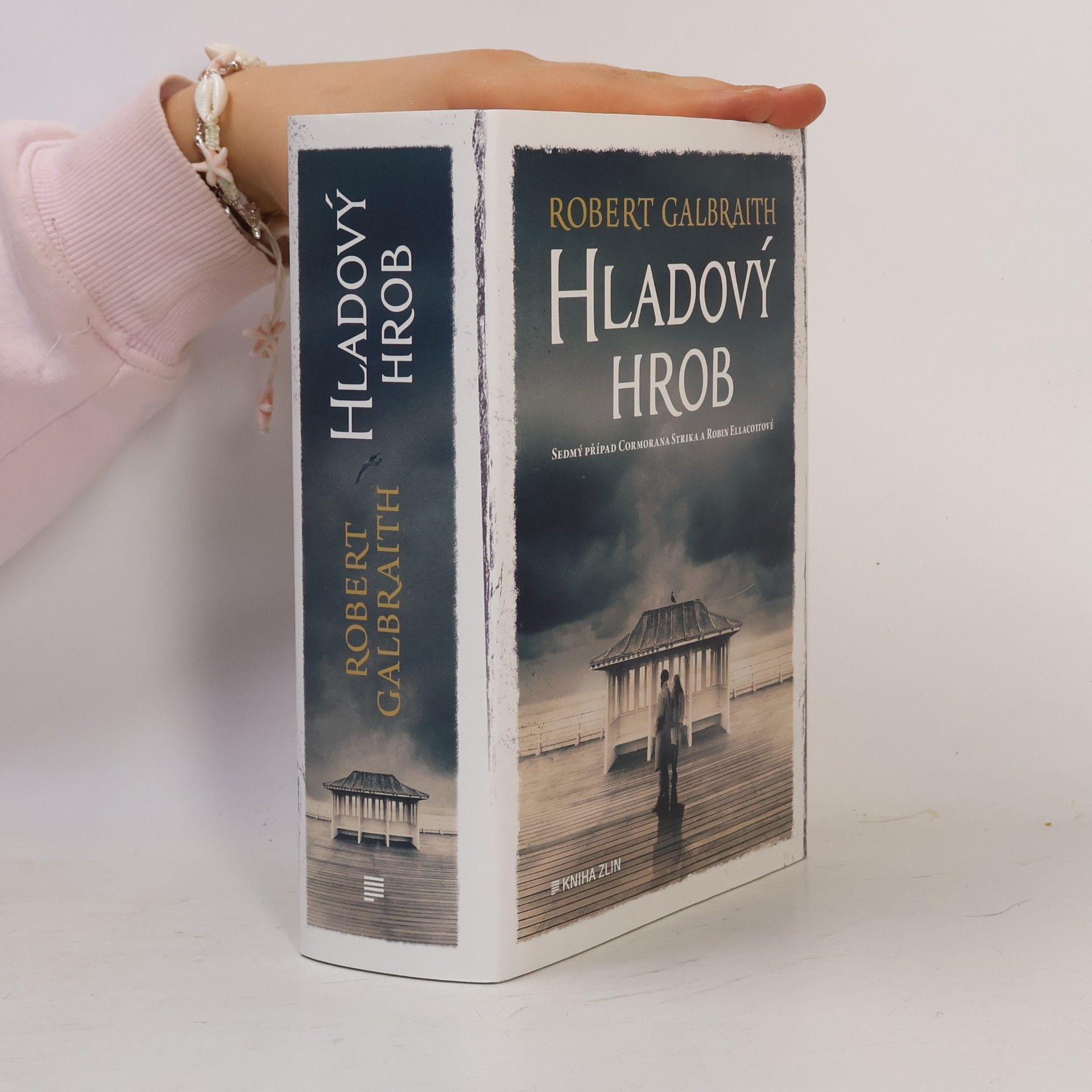 J. K. Rowling Hladový hrob