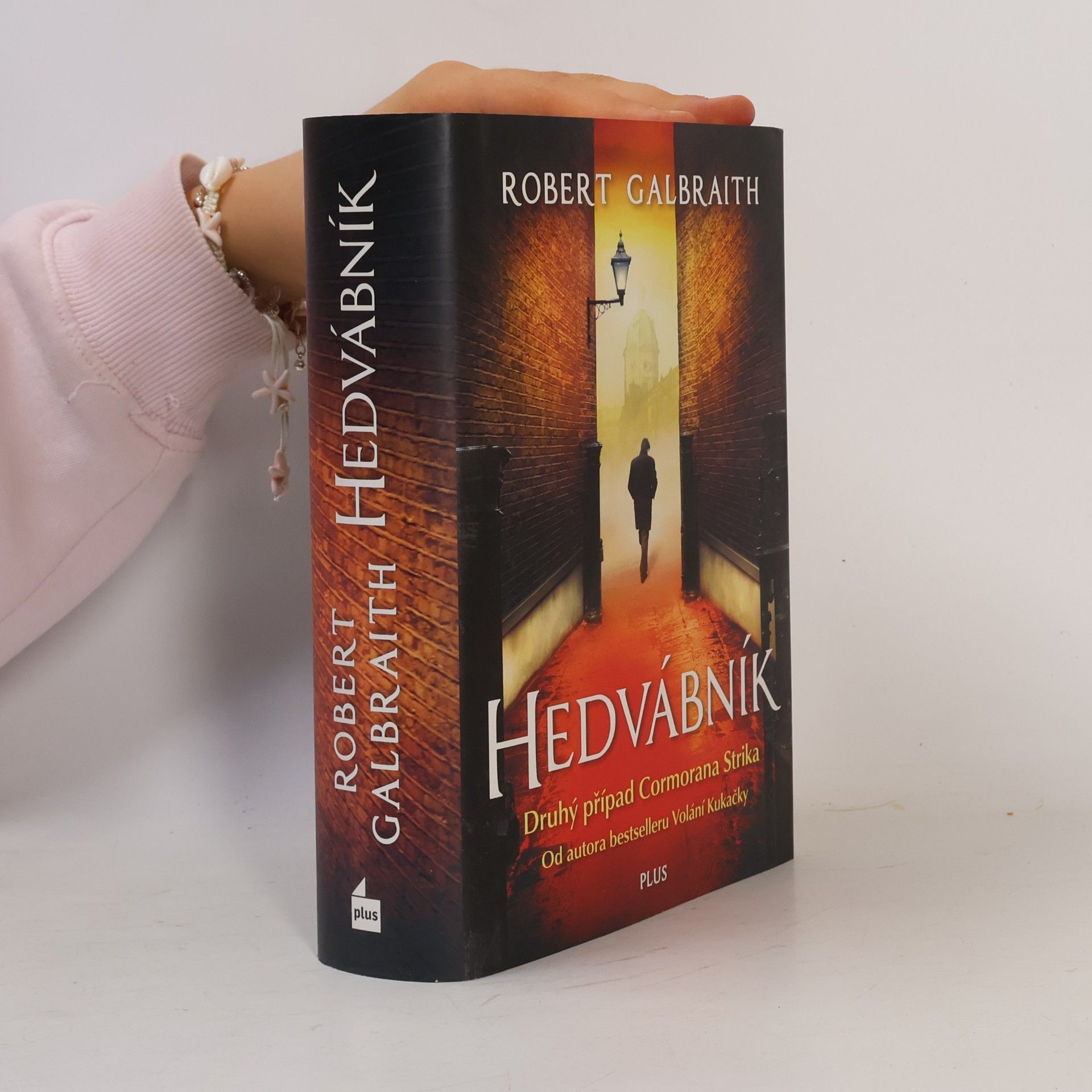 Joanne K. Rowlingová Hedvábník