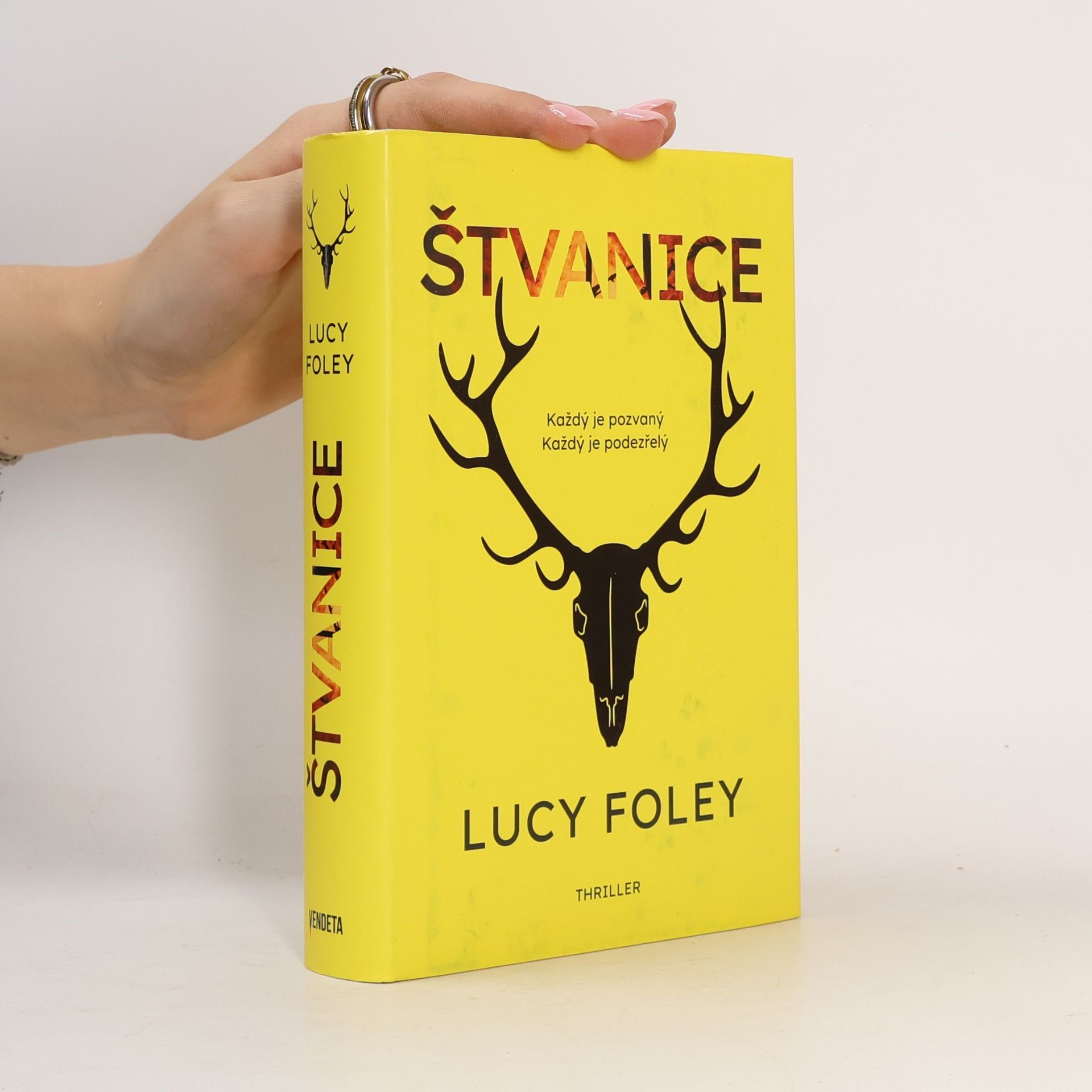 Lucy Foley Štvanice