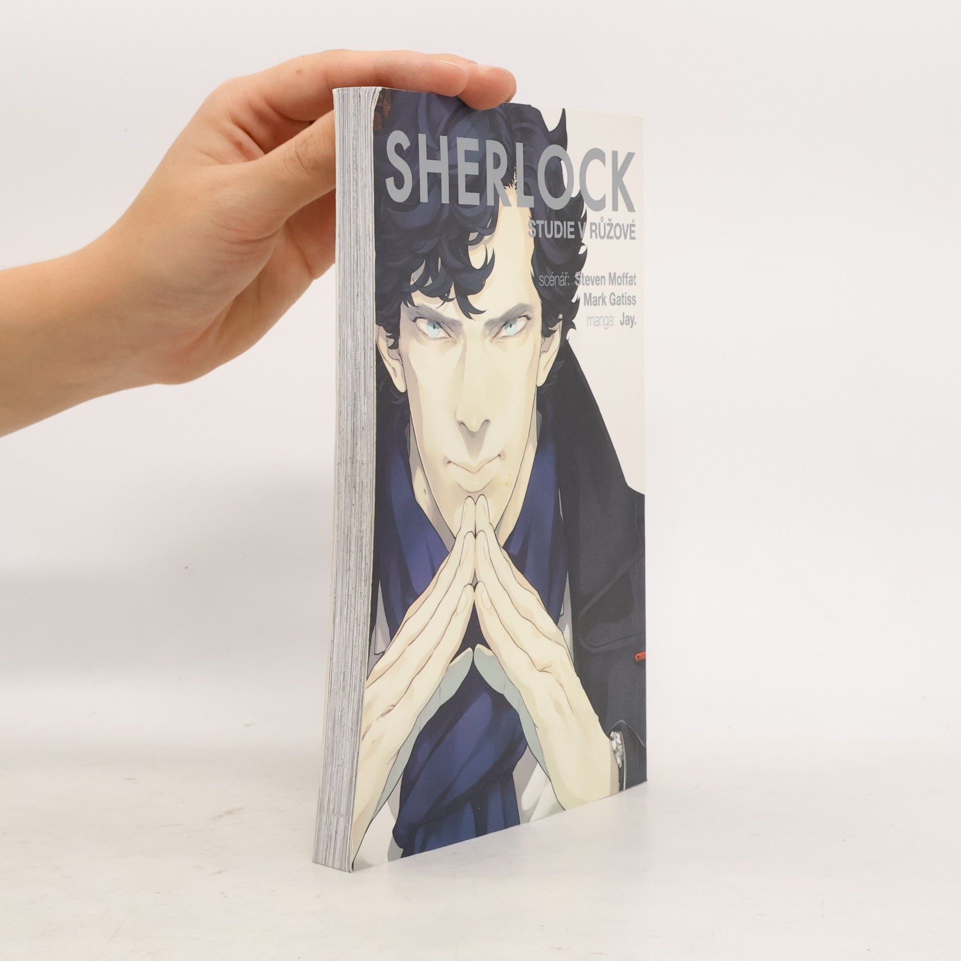 Mark Gatiss Sherlock. Studie v růžové