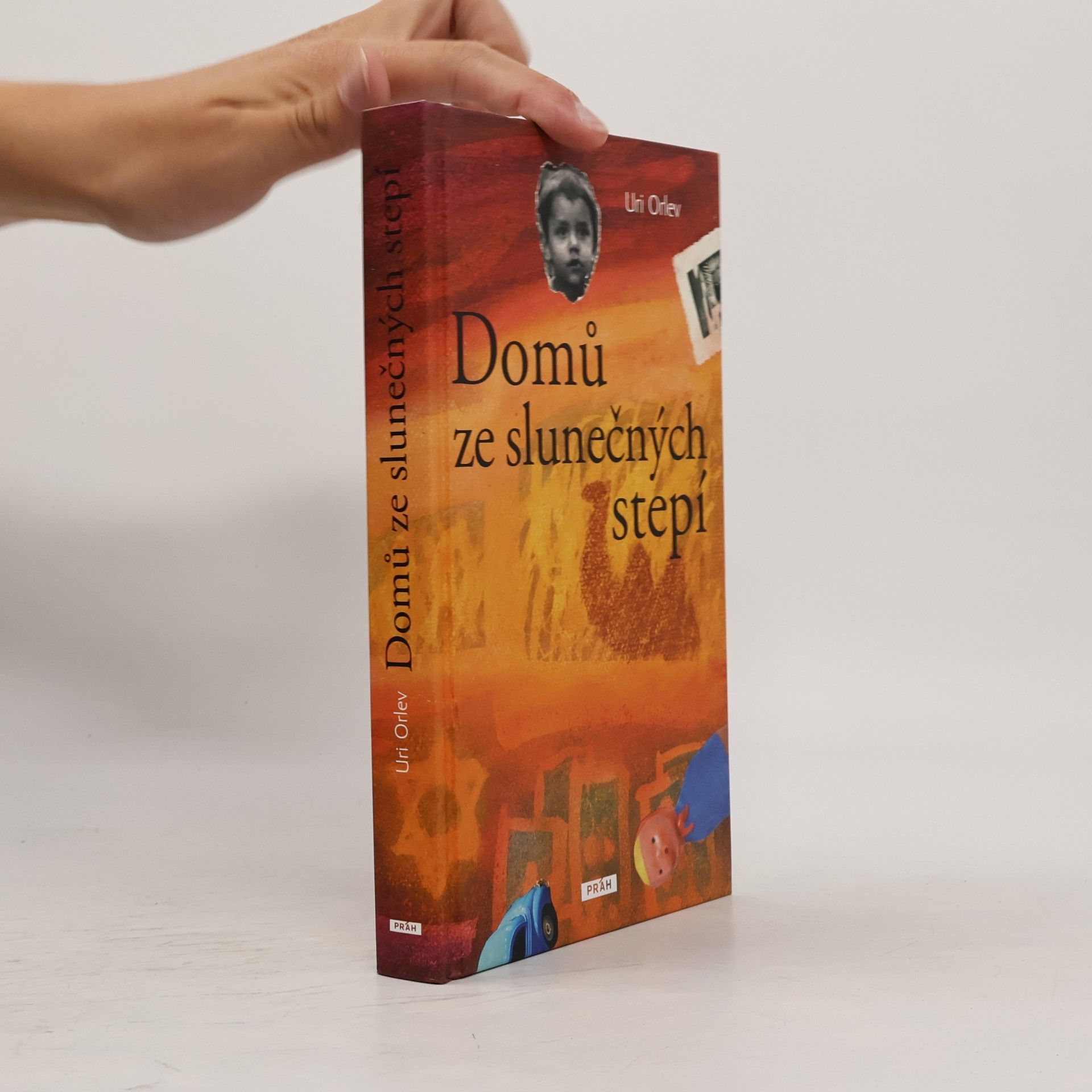 Uri Orlev Domů ze slunečných stepí