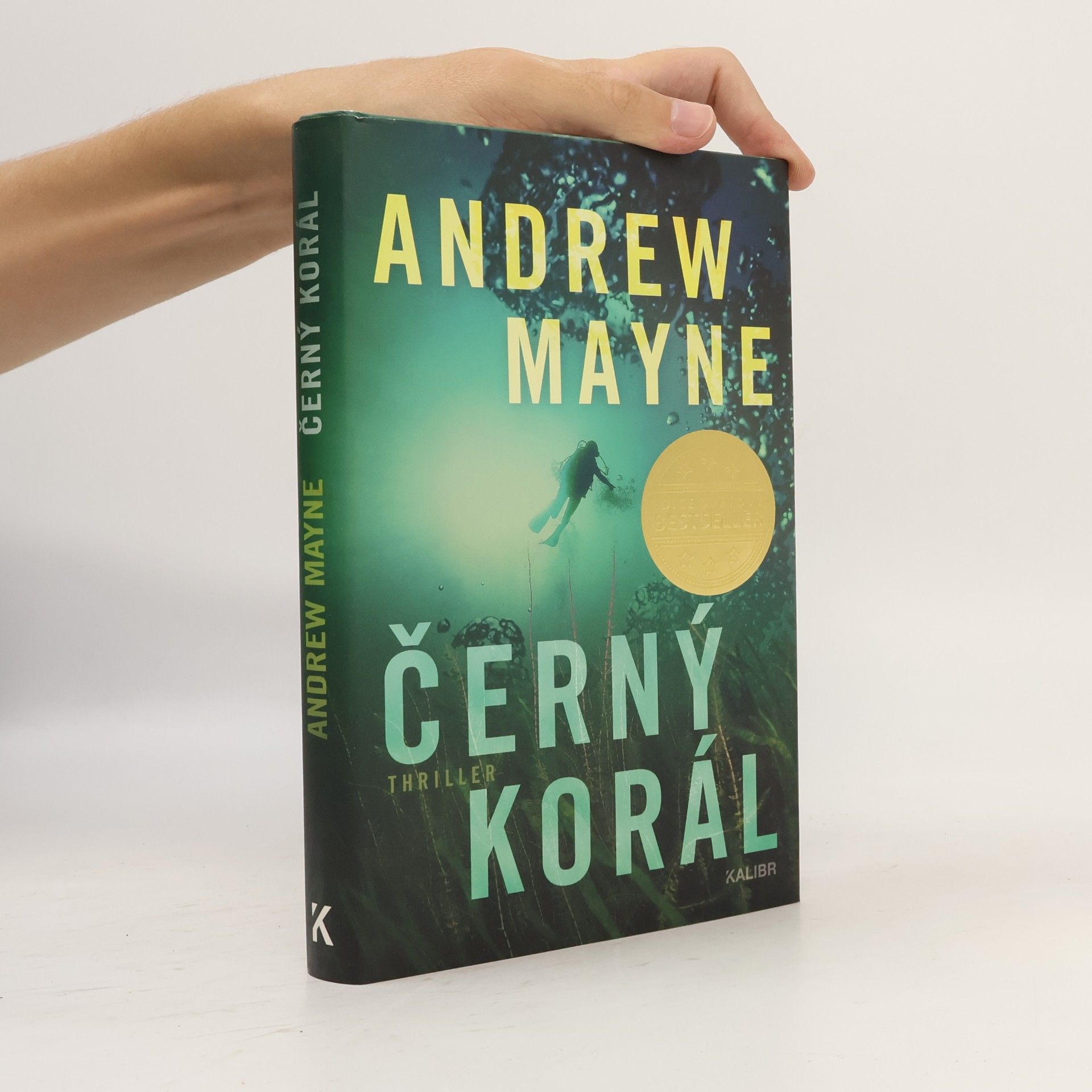 Andrew Mayne Černý korál