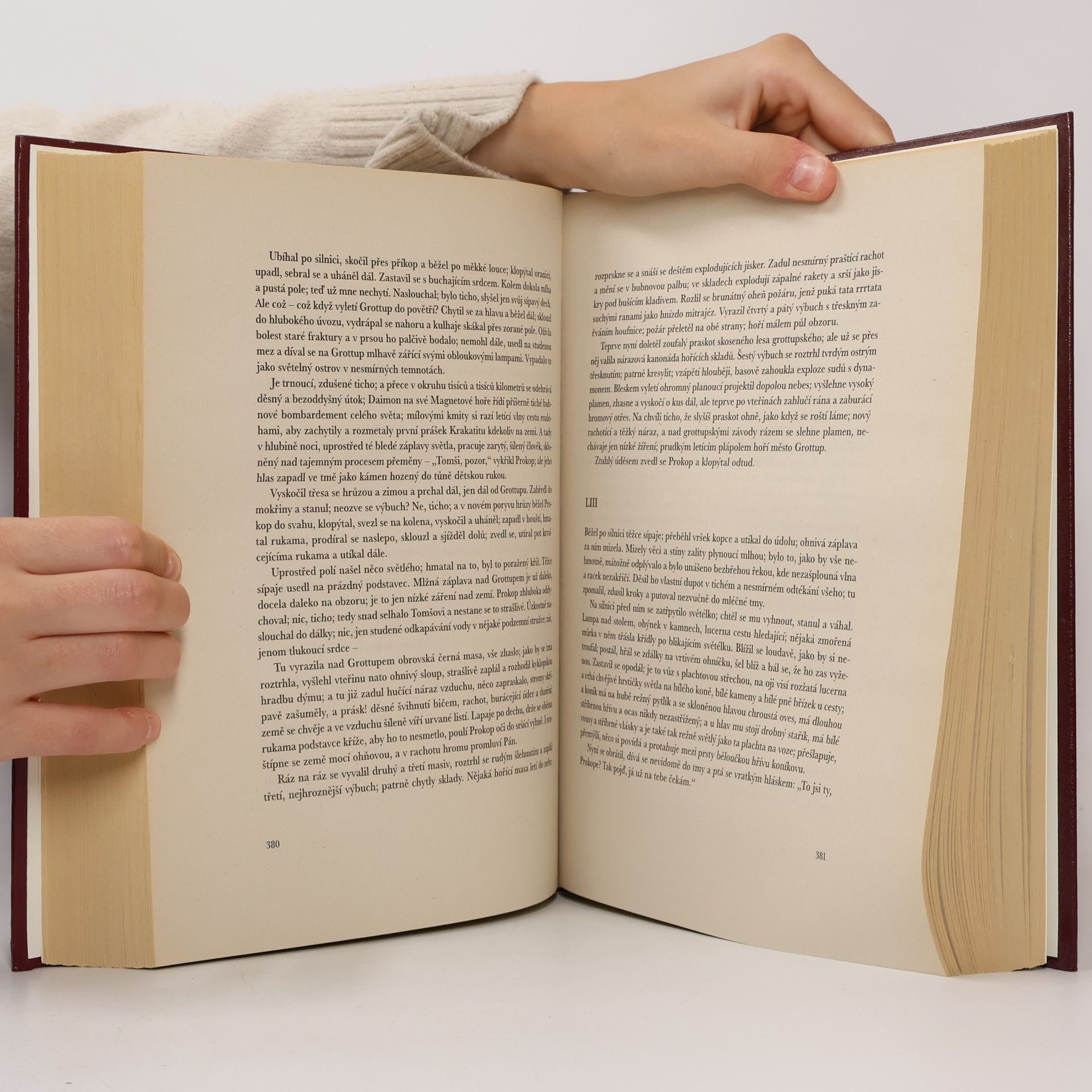 Karel Čapek Válka s mloky; Krakatit; Povídky z jedné kapsy; Povídky z druhé kapsy; Bajky a podpovídky; Proč nejsem komunistou
