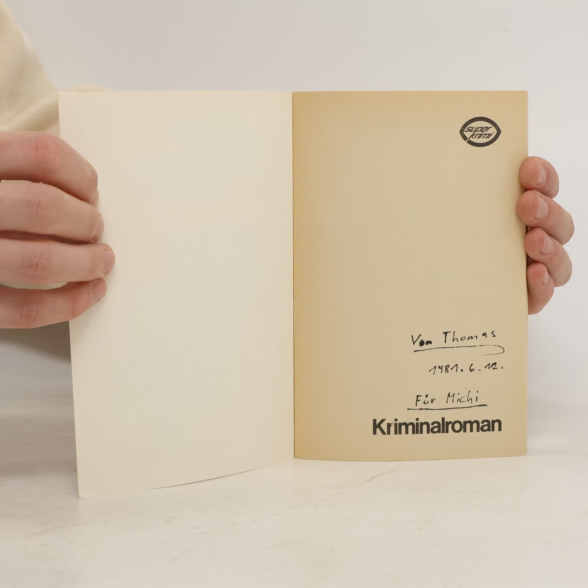 Aarons Edward S. Ein Kreuz hinter dem Datum
