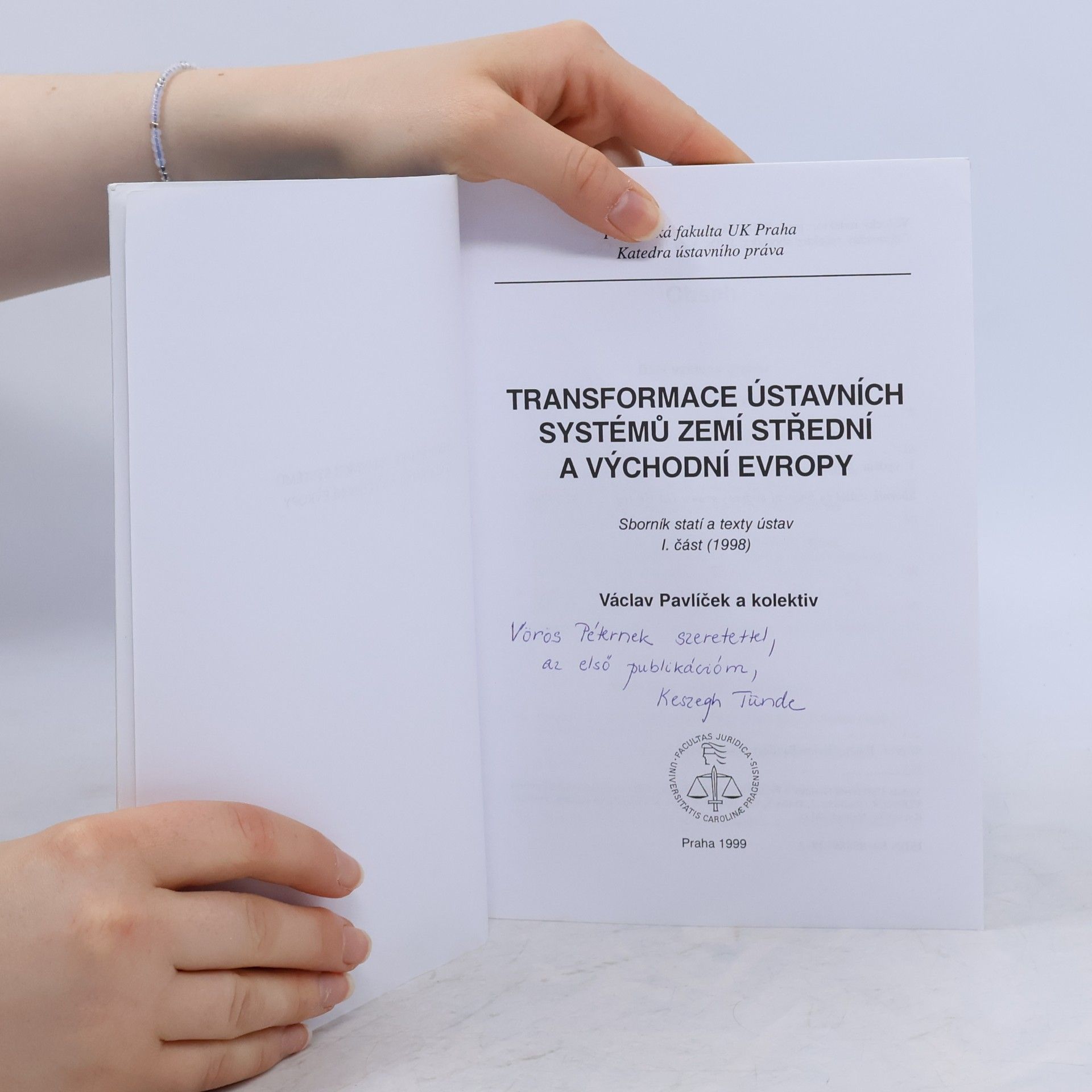 Václav Pavlíček Transformace ústavních systémů zemí střední a východní Evropy I
