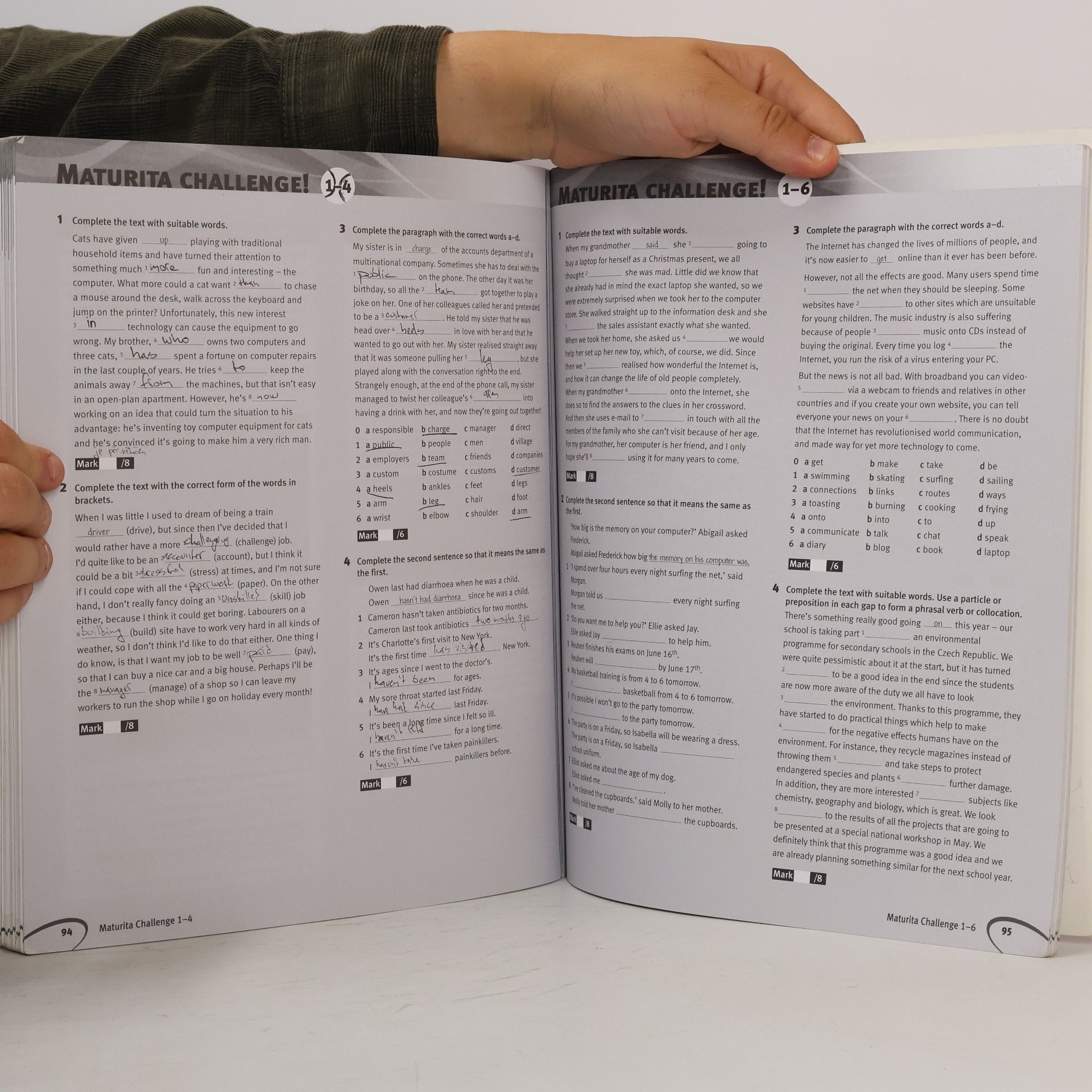 Jane Hudson Maturita Solutions. Intermediate Workbook