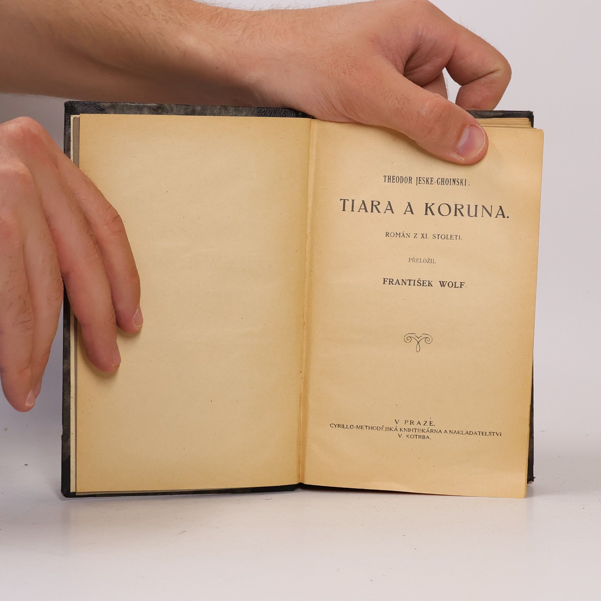 Teodor Jeske-Choiński Tiara a koruna