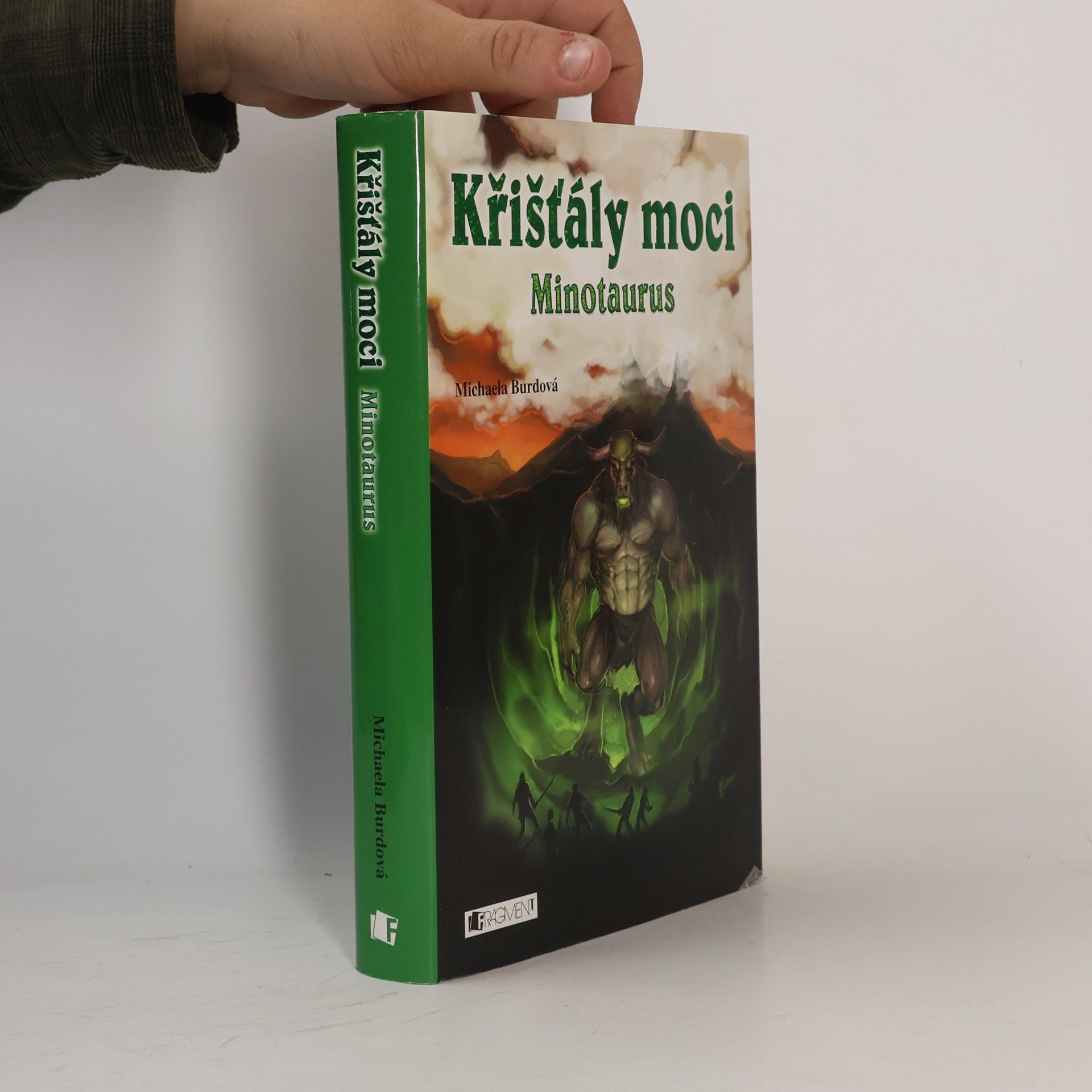 Michaela Burdová Křišťály moci. Minotaurus