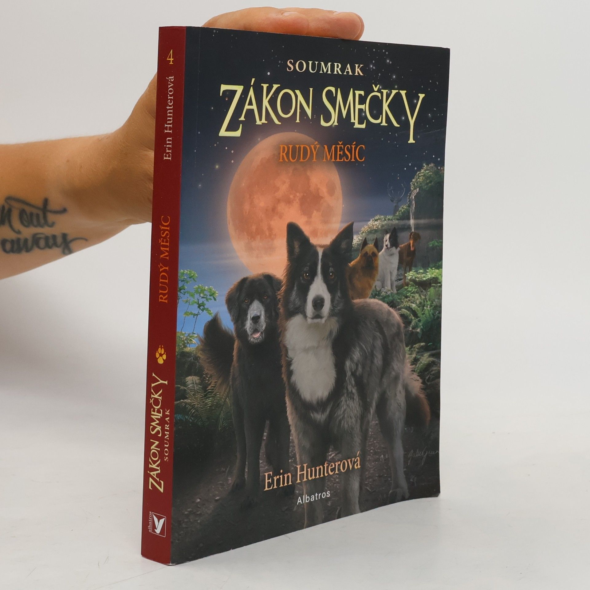 Erin Hunter Zákon smečky: Soumrak (4) - Rudý měsíc