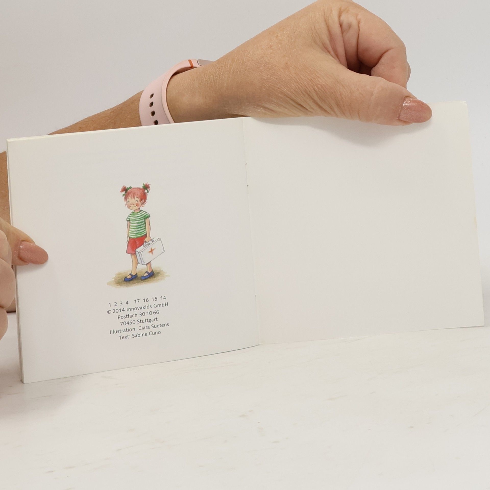 Clara Suetens Nina beim Kinderarzt