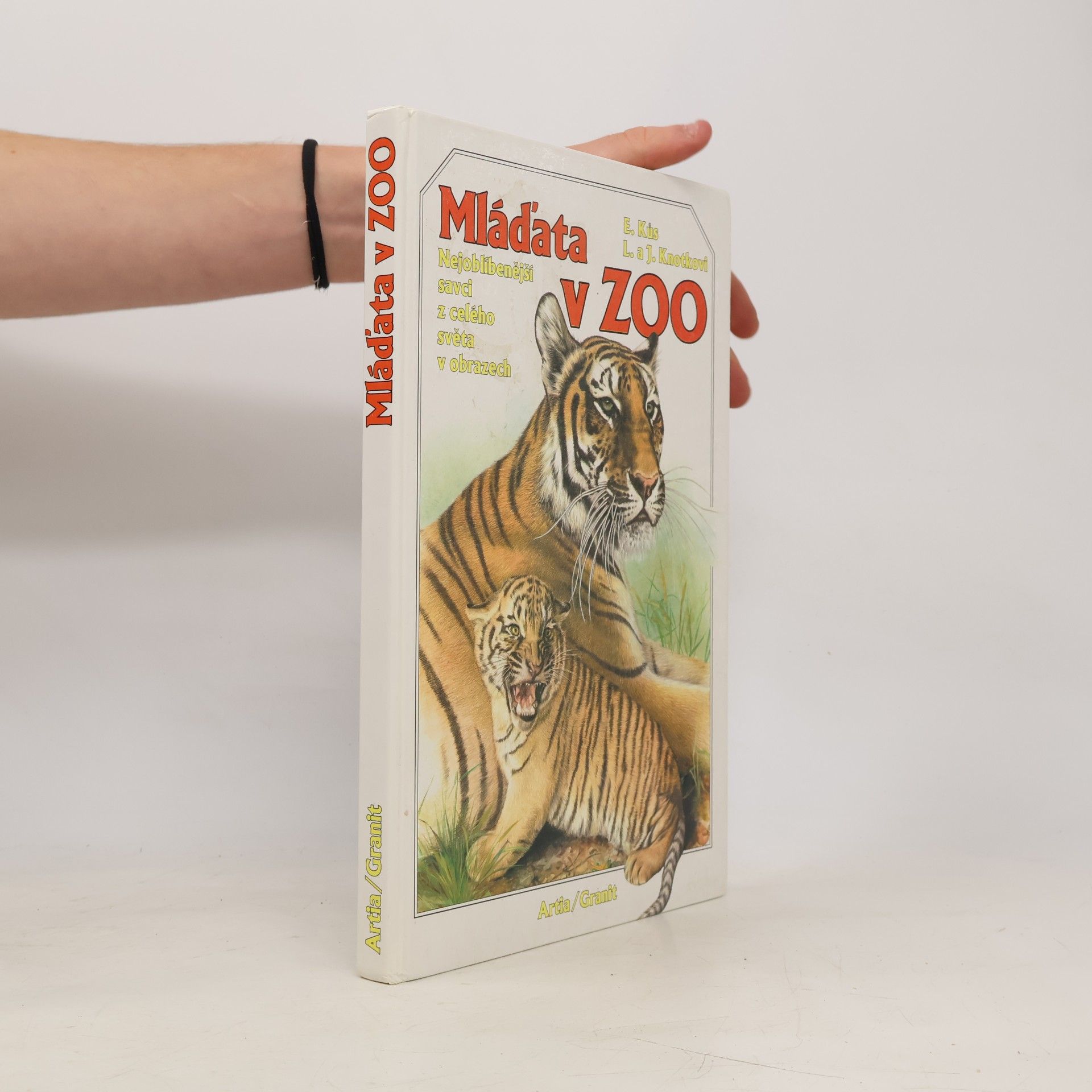Evžen K°us Mláďata v zoo : nejoblíbenější savci z celého světa v obrazech
