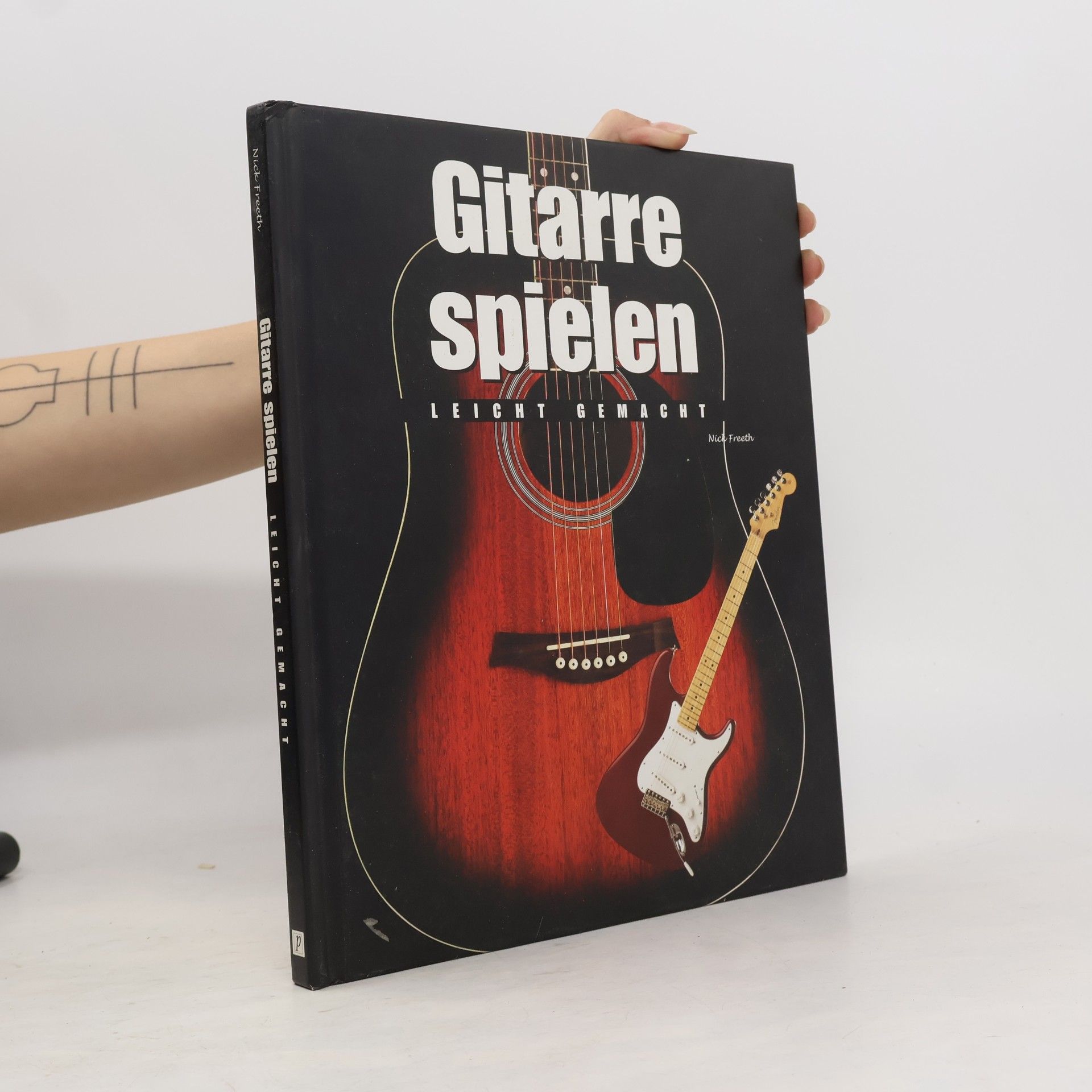 Nick Freeth Gitarre spielen
