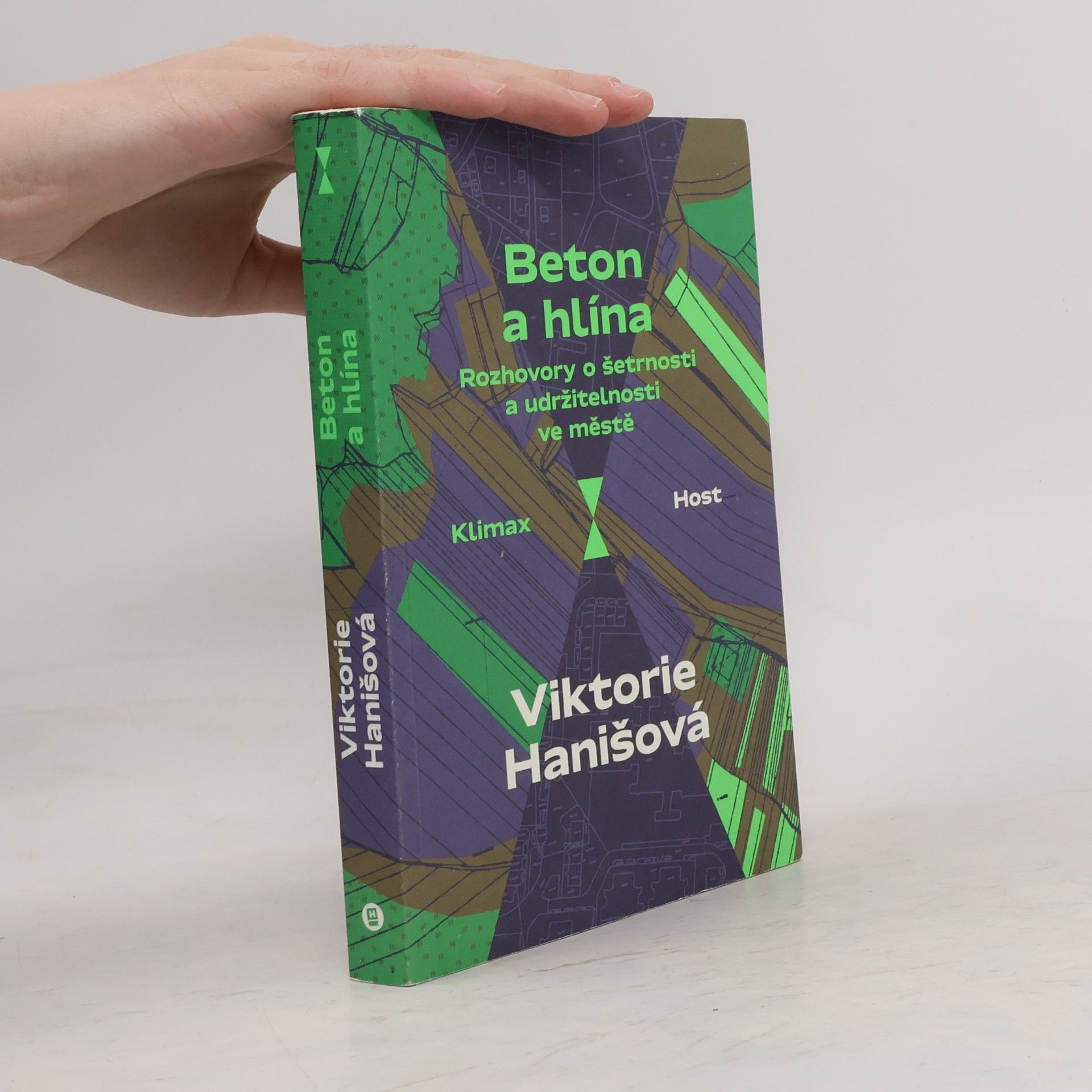 Beton a hlína