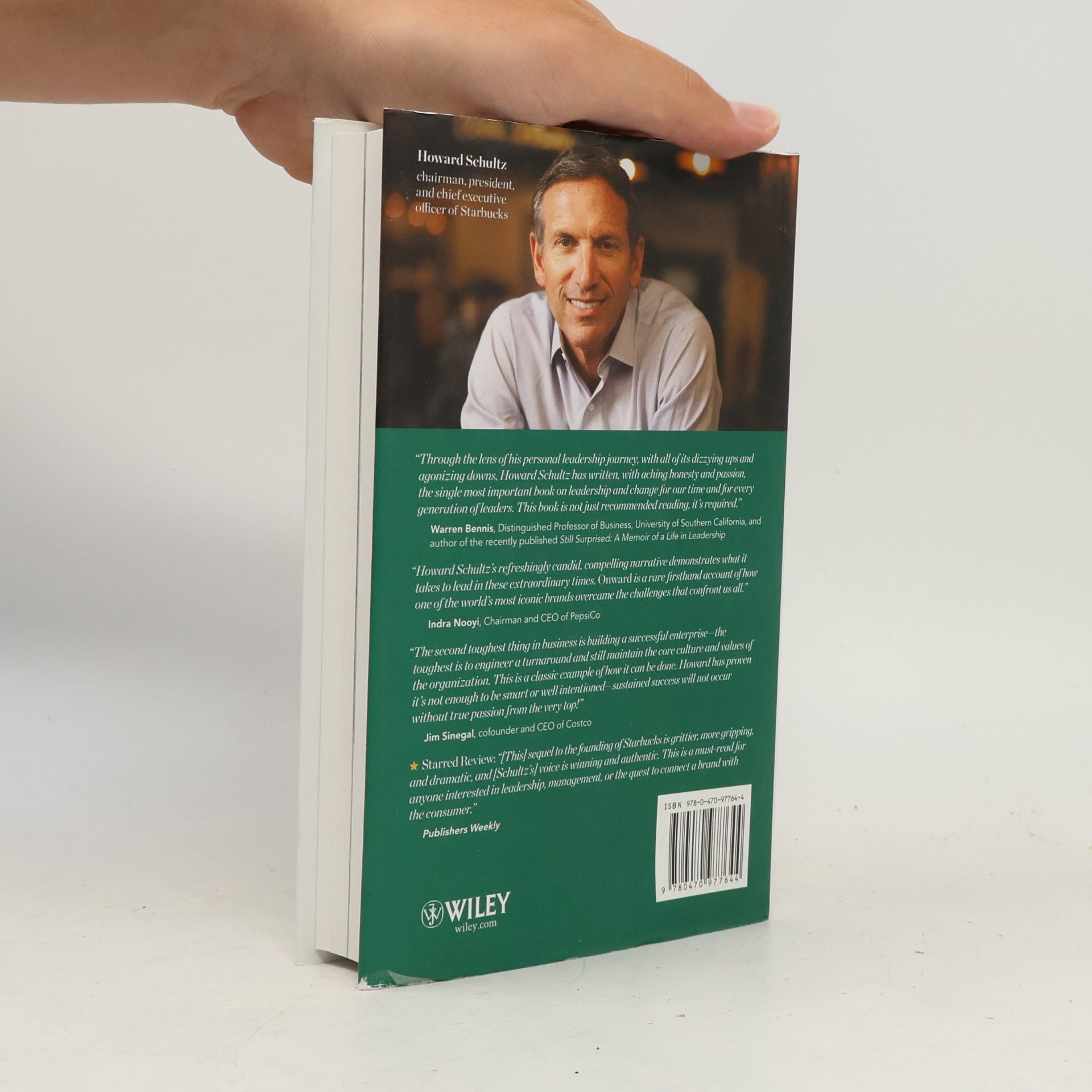 Howard Schultz Onward : how Starbucks fought for its life without losing its soul