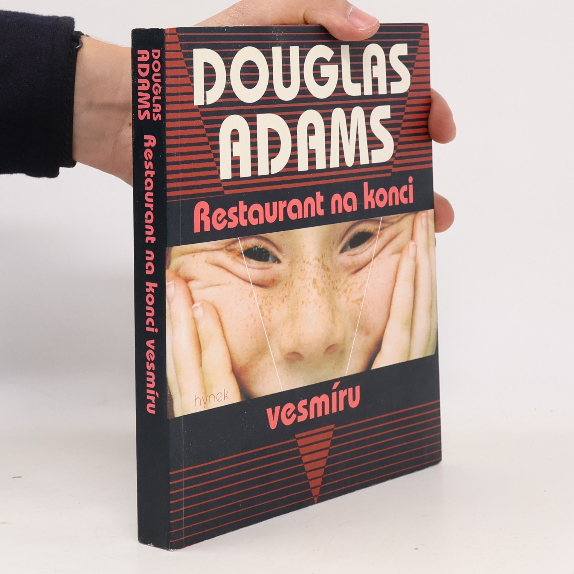Douglas Adams Restaurant na konci vesmíru, Svazek 2.
