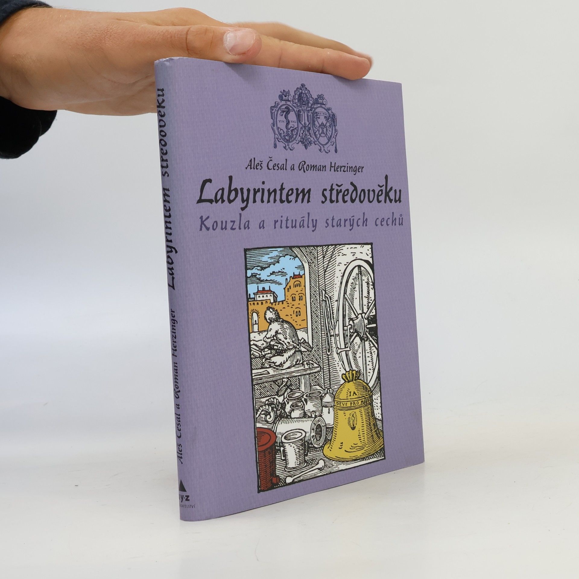 Labyrintem středověku