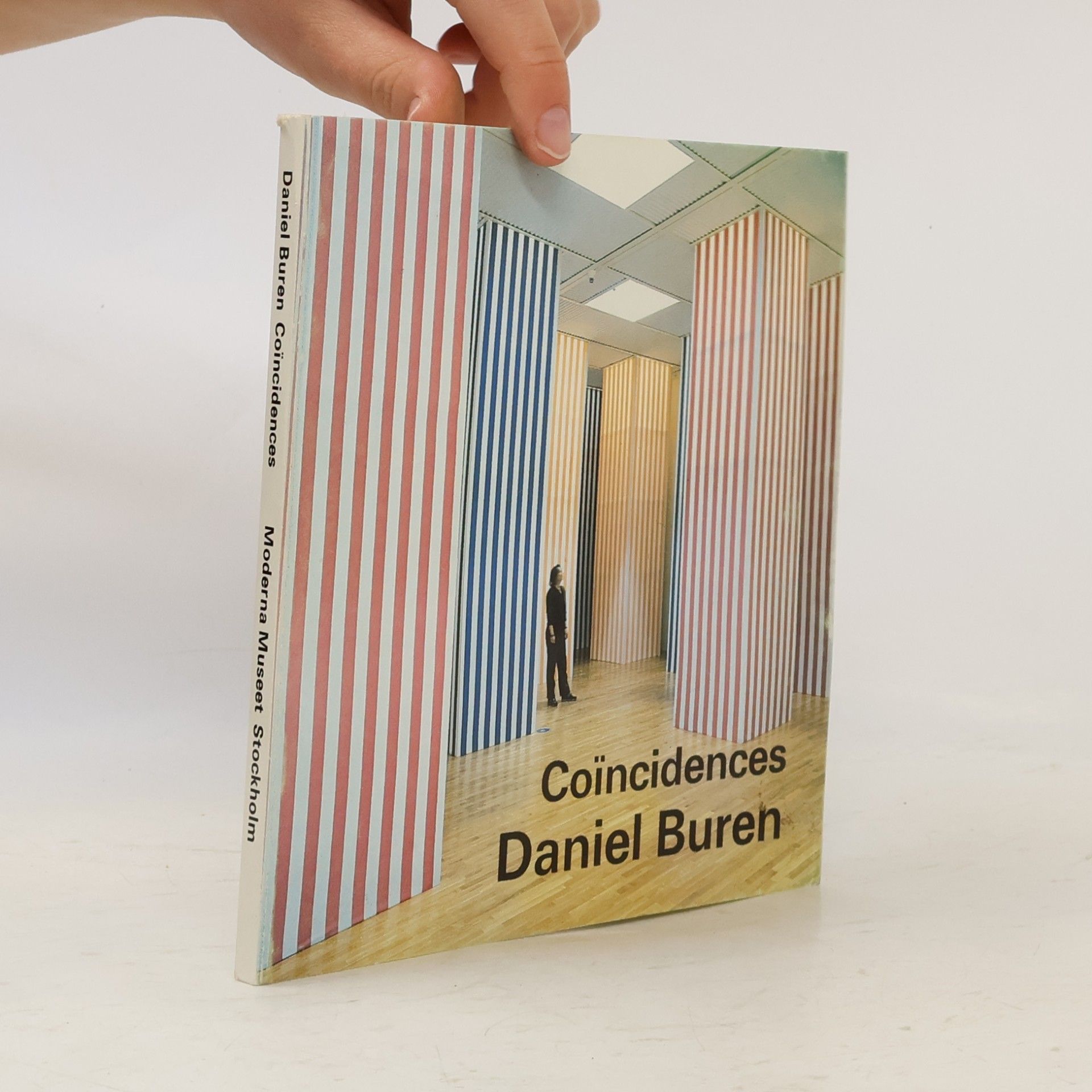 Daniel Buren Moderna museets utställningskatalog: Daniel Buren, coïncidences