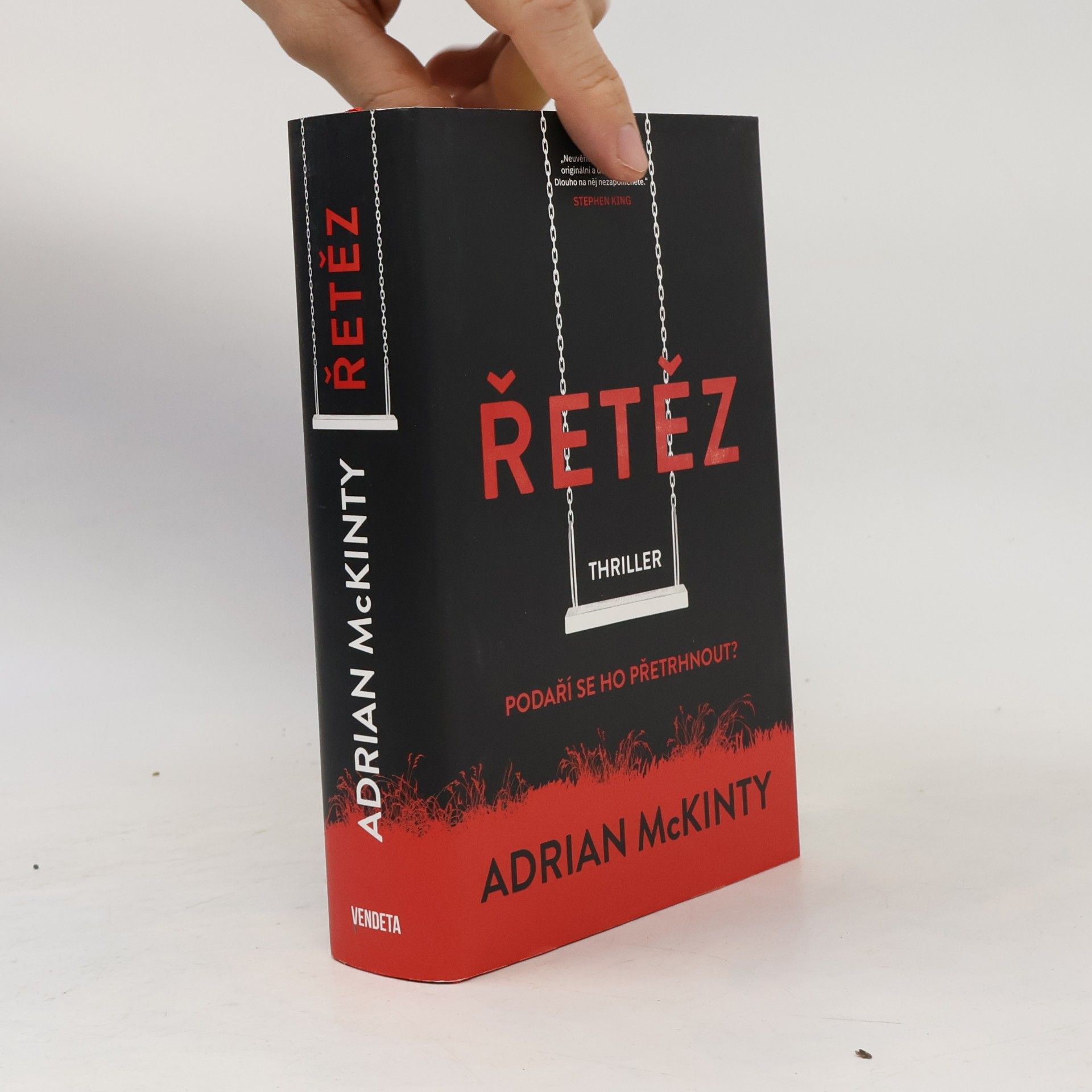 Adrian McKinty Řetěz
