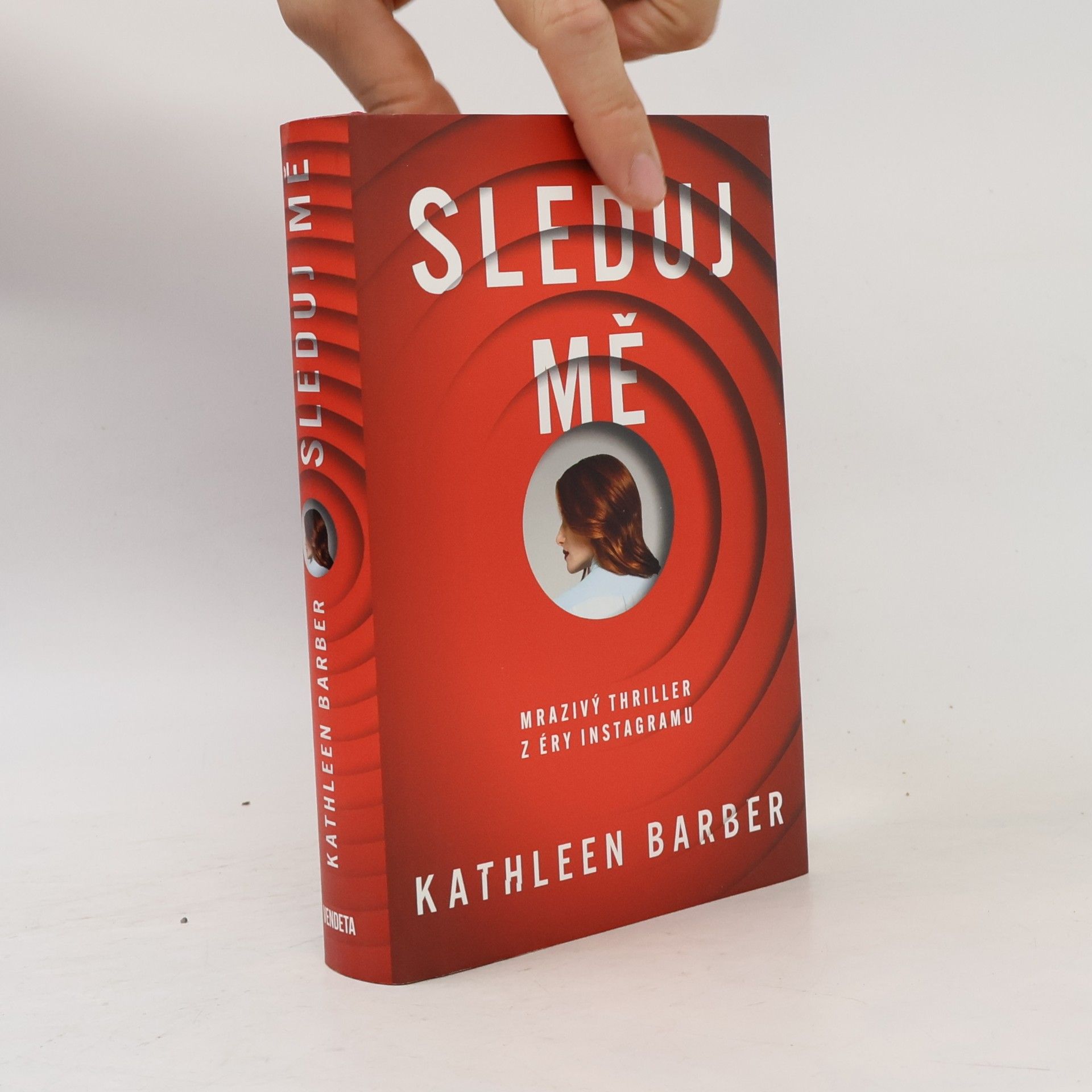 Kathleen Barber Sleduj mě