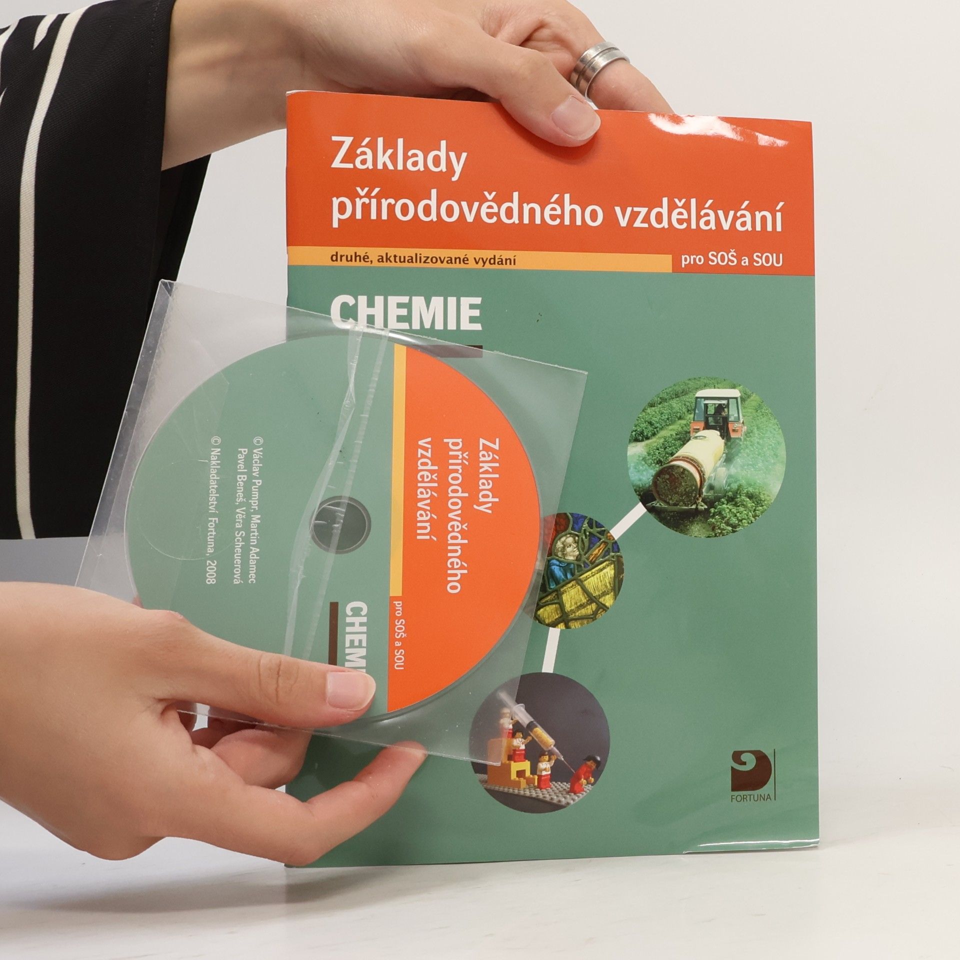 Václav Pumpr Chemie. Základy přírodovědného vzdělávání pro SOŠ a SOU