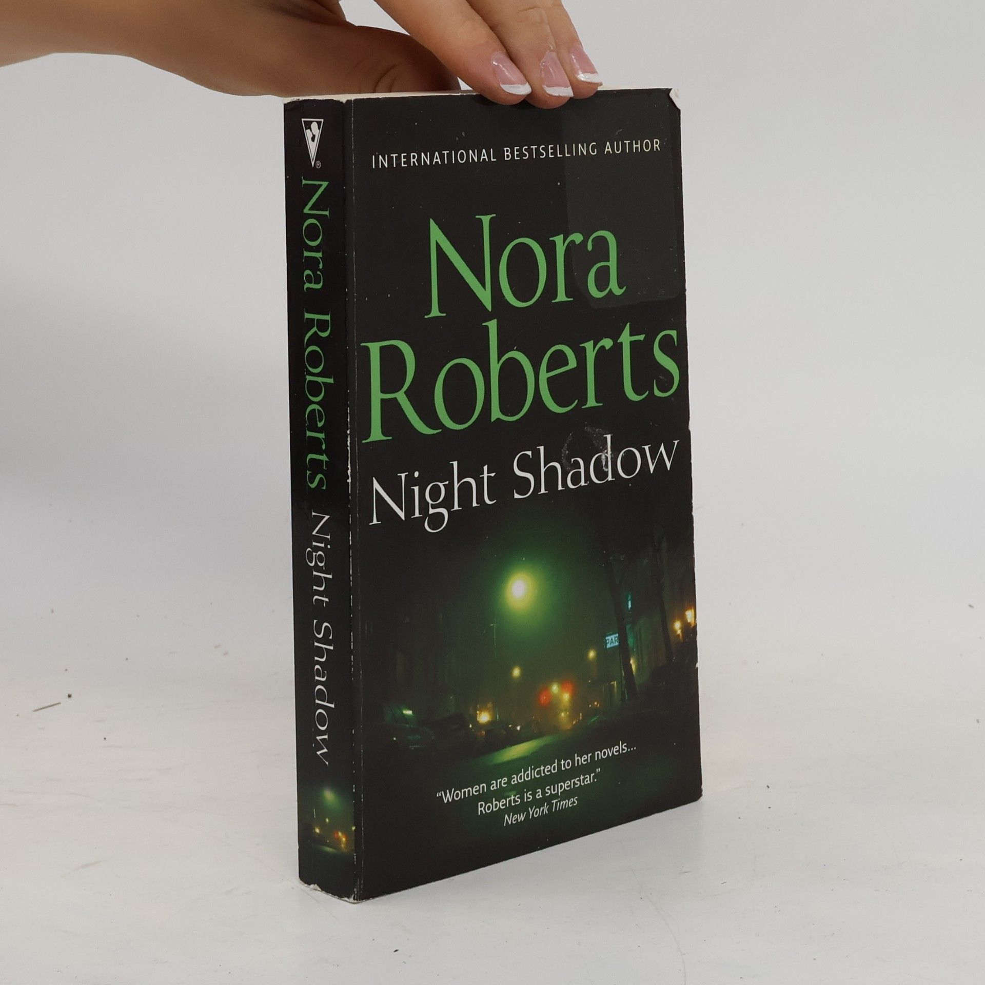 Nora Roberts Night Shadow