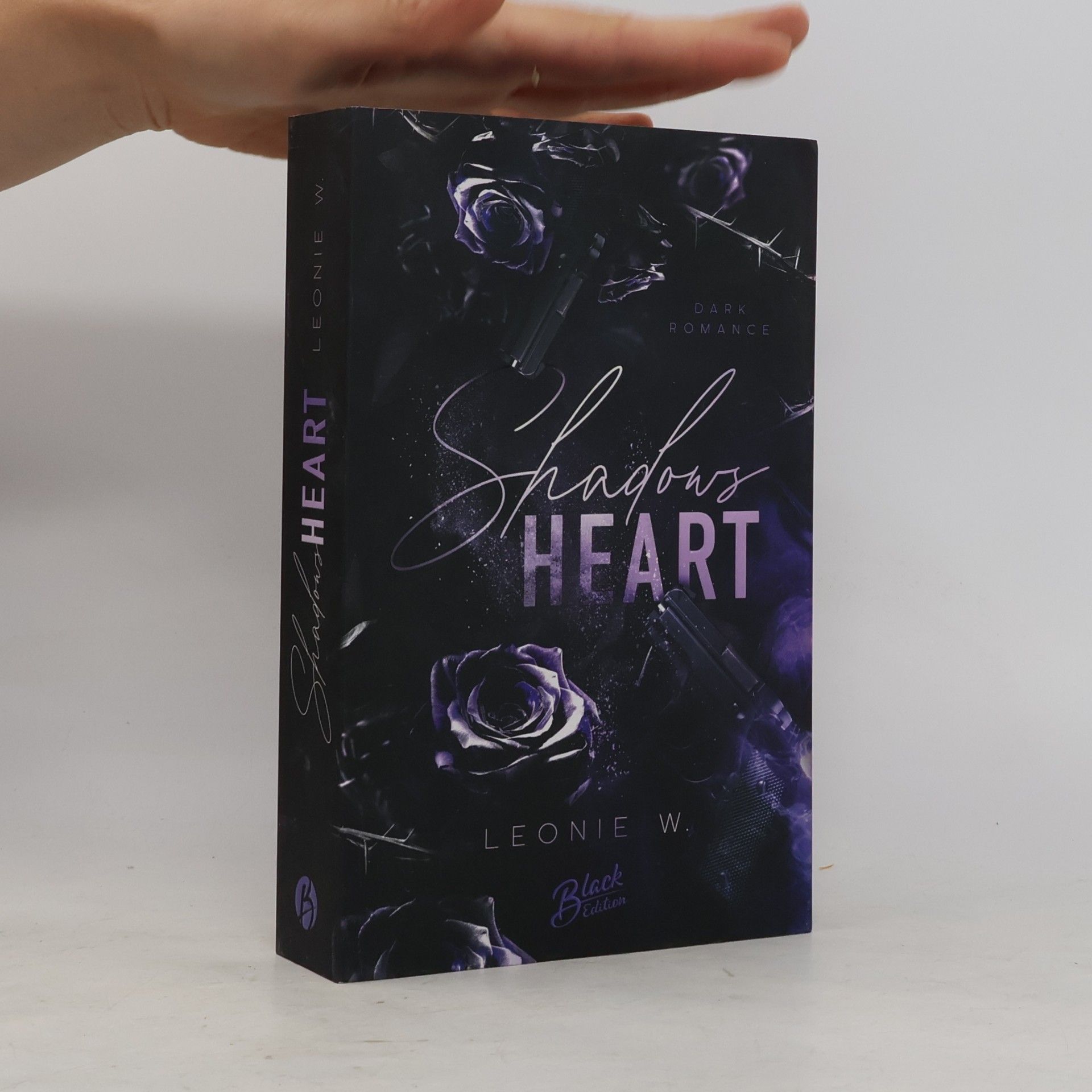 Leonie W. Shadow's Heart