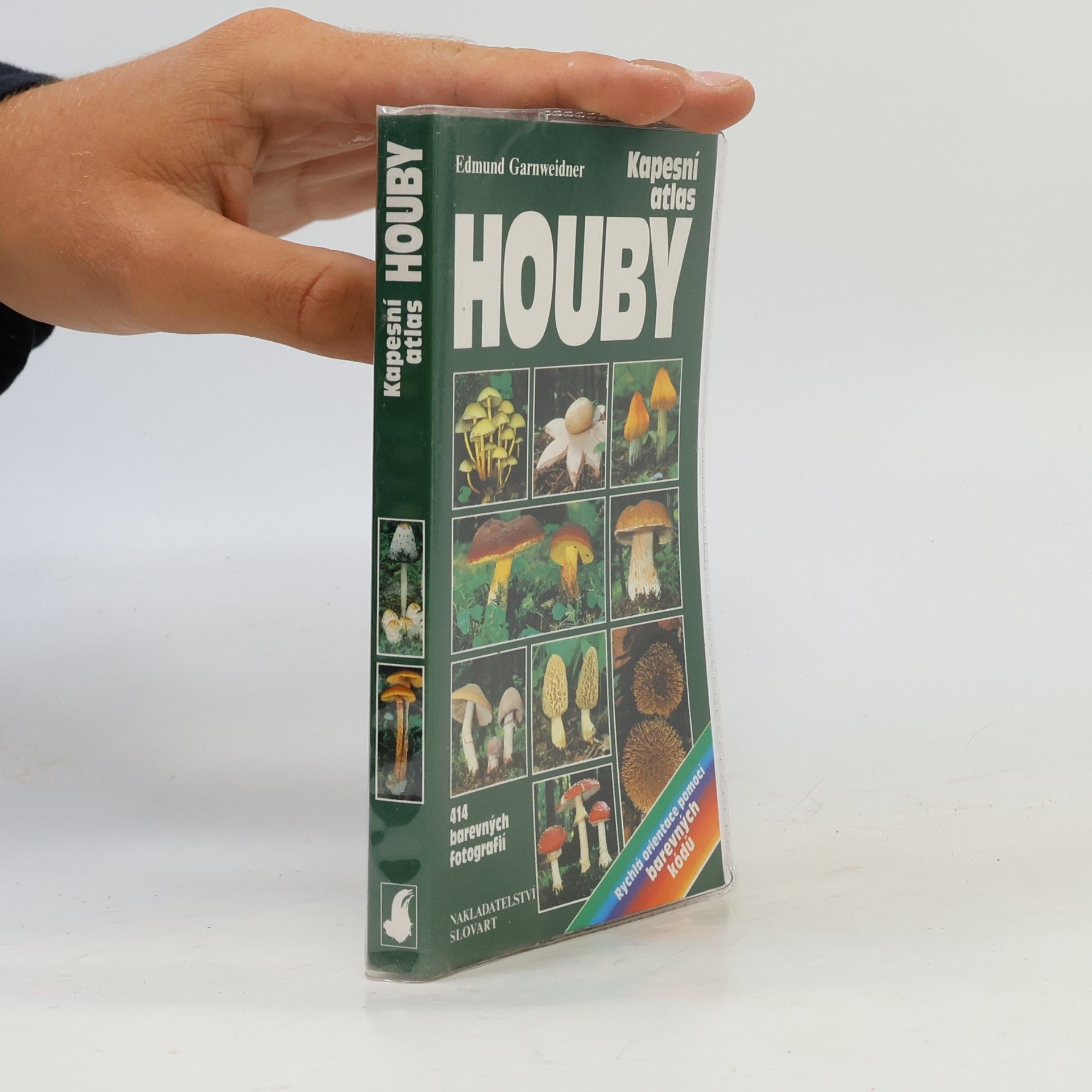 Věra Strádalová Houby : praktická příručka k poznávání a určování hub ve střední Evropě