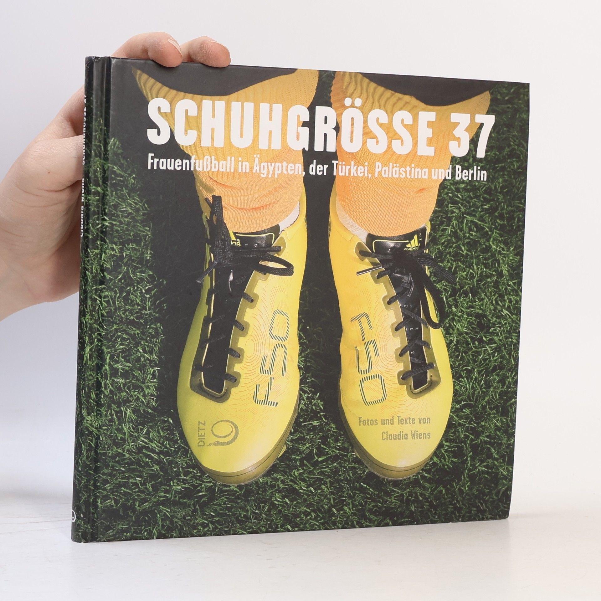 Claudia Wiens Schuhgröße 37