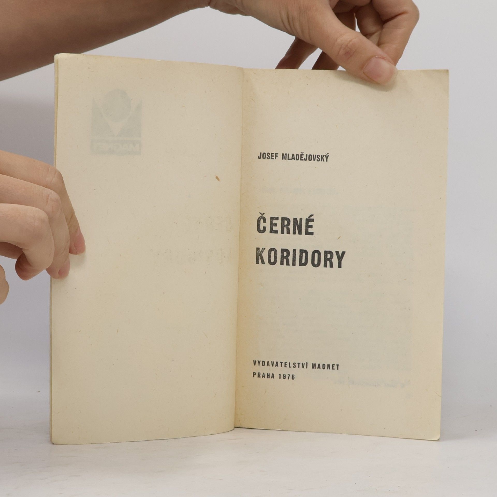 Josef Mladějovský Černé koridory