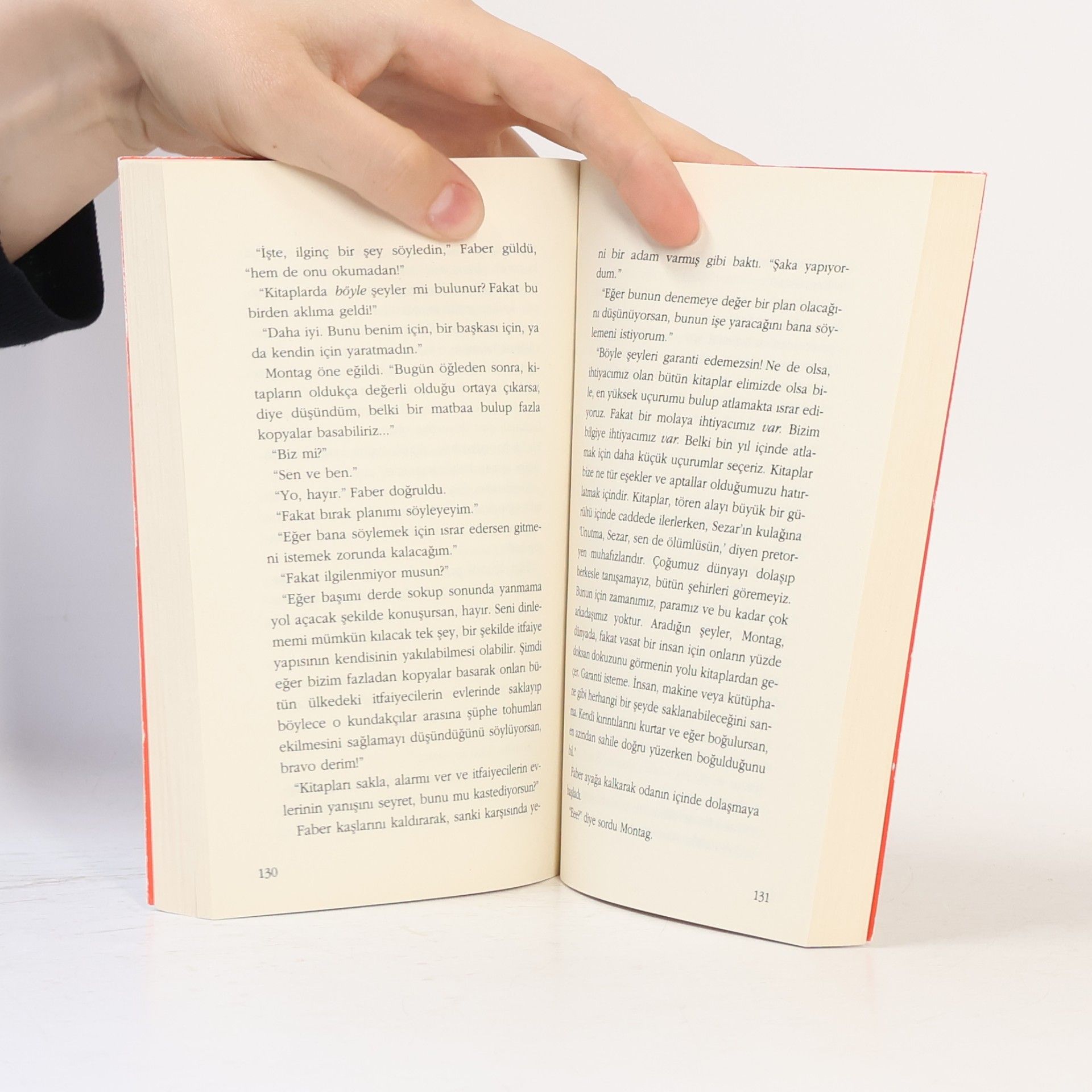 Ray Bradbury Fahrenheit 451 - Olumsuz Eserin 60. Yılı