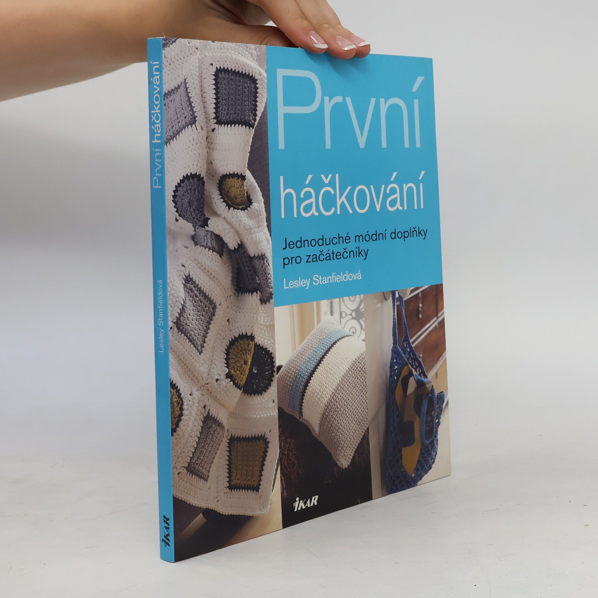 Lesley Stanfield První háčkování