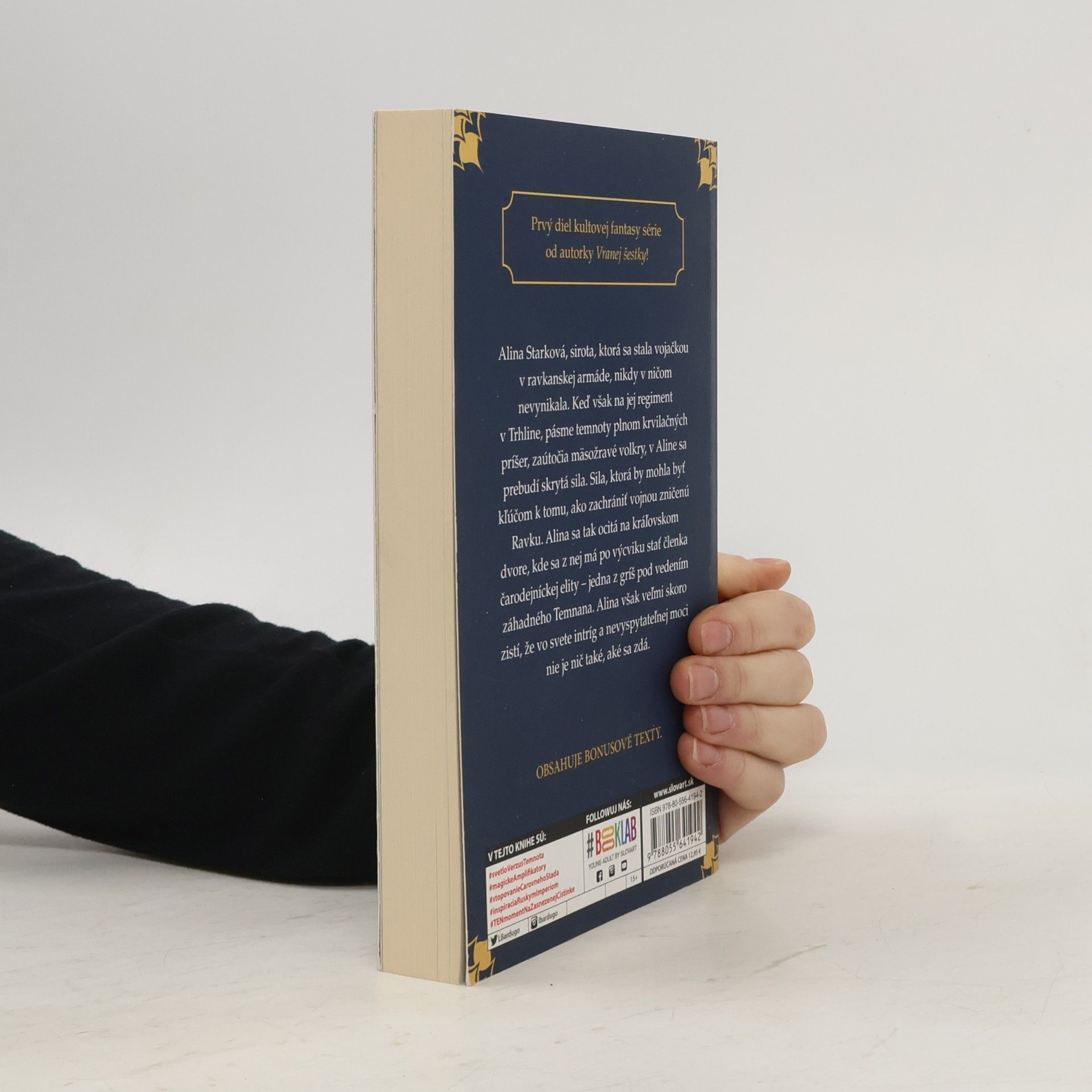 Leigh Bardugo Tieň kostí