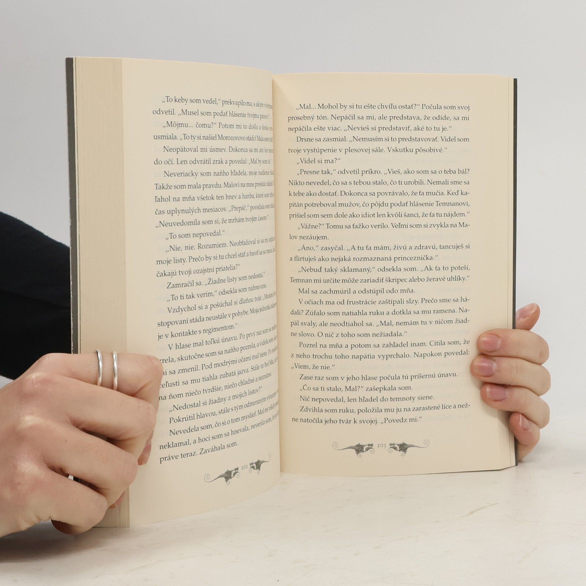 Leigh Bardugo Tieň kostí