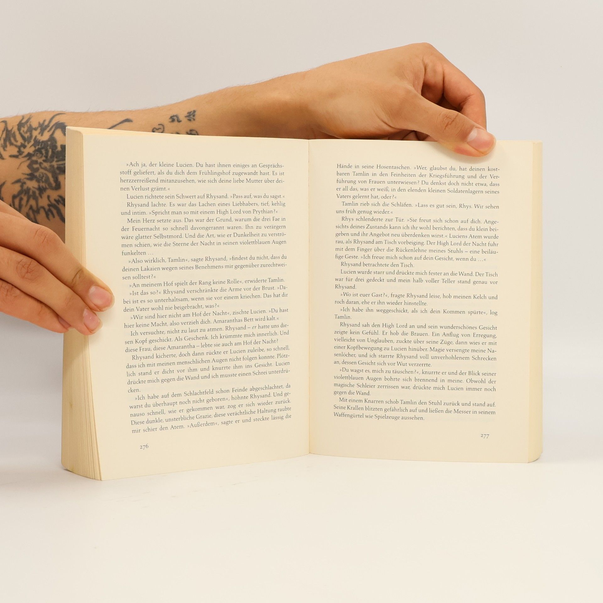 Sarah J. Maas Das Reich der sieben Höfe. Dornen und Rosen