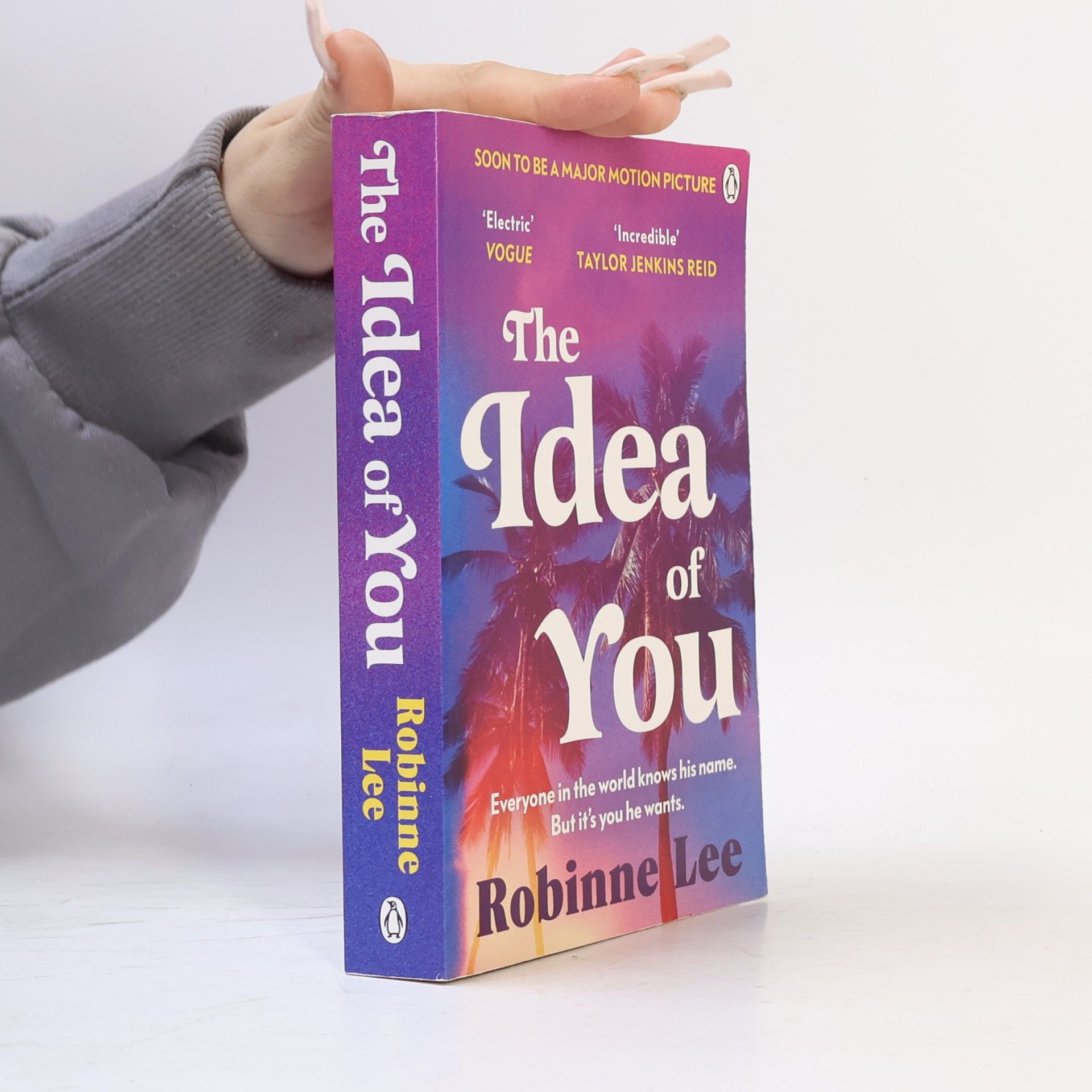 Robinne Lee The idea of you