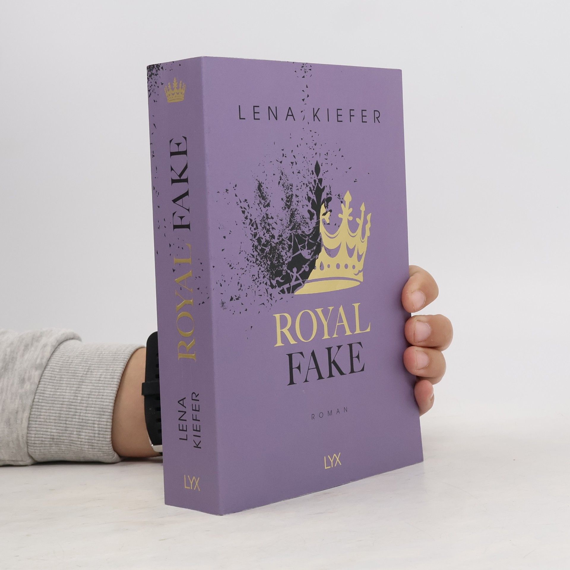 Lena Kiefer Royal Fake