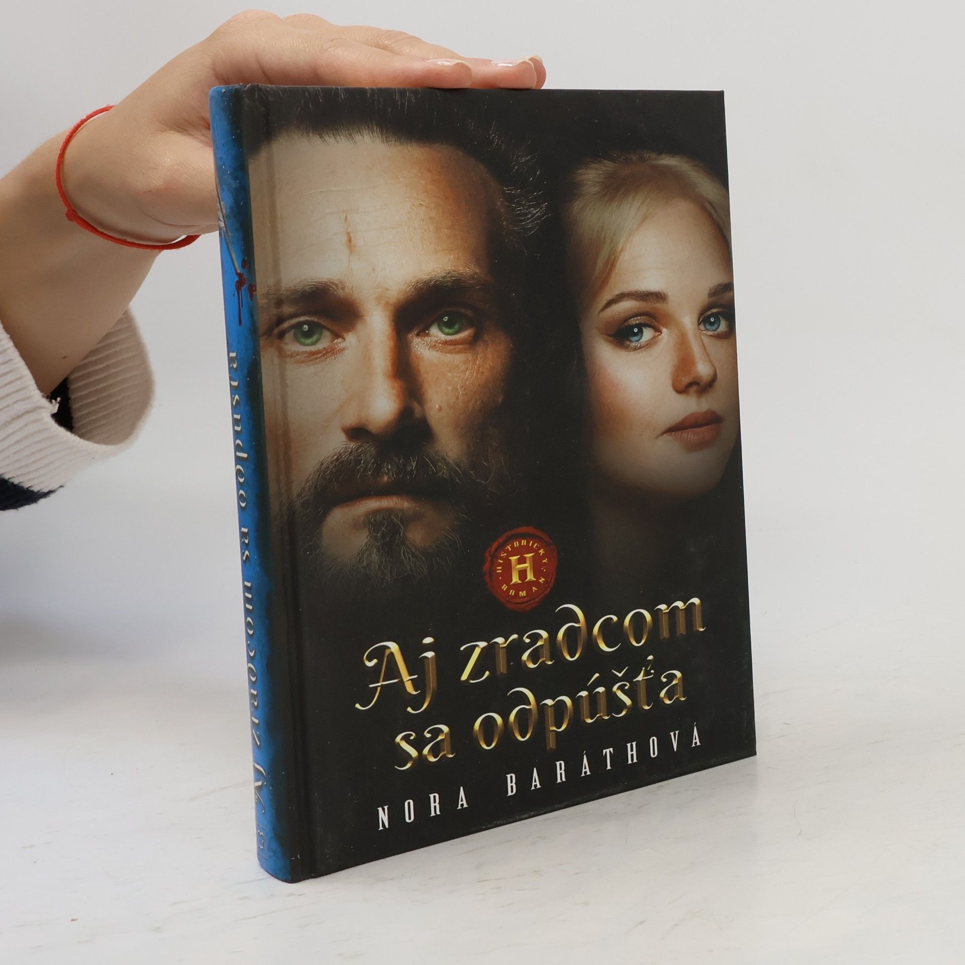 Nora Baráthová Aj zradcom sa odpúšťá